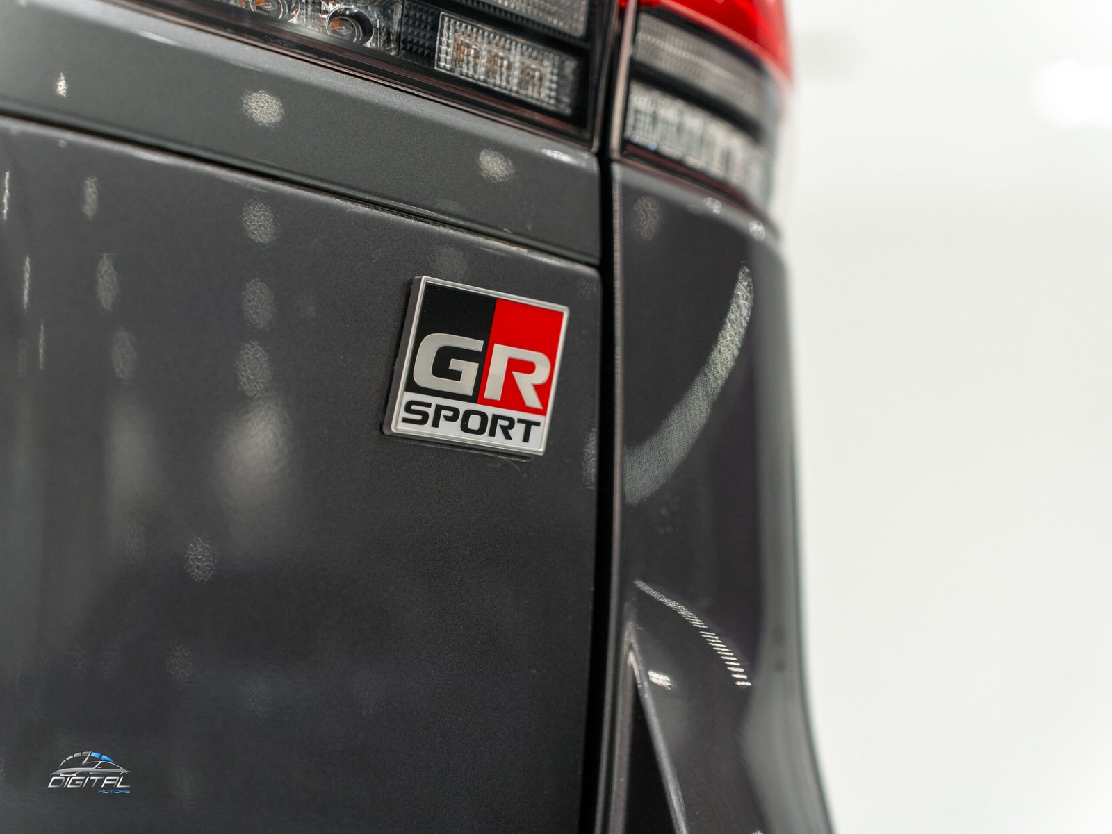 
								Toyota Land Cruiser GR Sport Twin Turbo full									