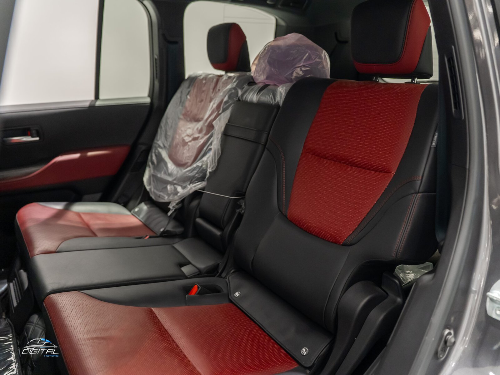 
								Toyota Land Cruiser GR Sport Twin Turbo full									