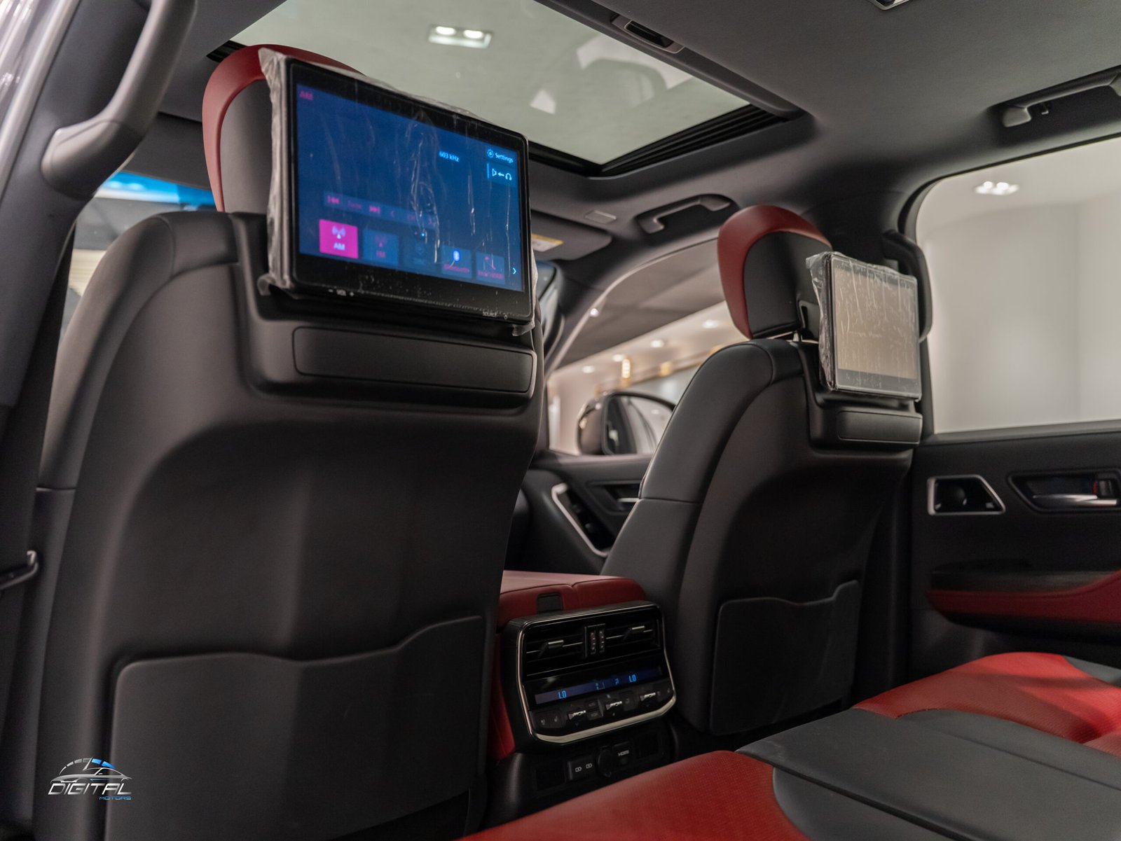 
								Toyota Land Cruiser GR Sport Twin Turbo full									