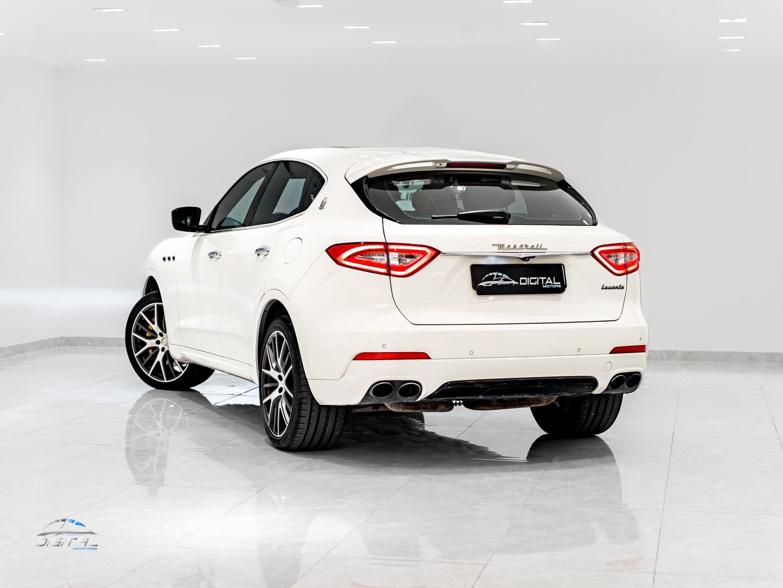 
								Maserati Levante S 2017 full									