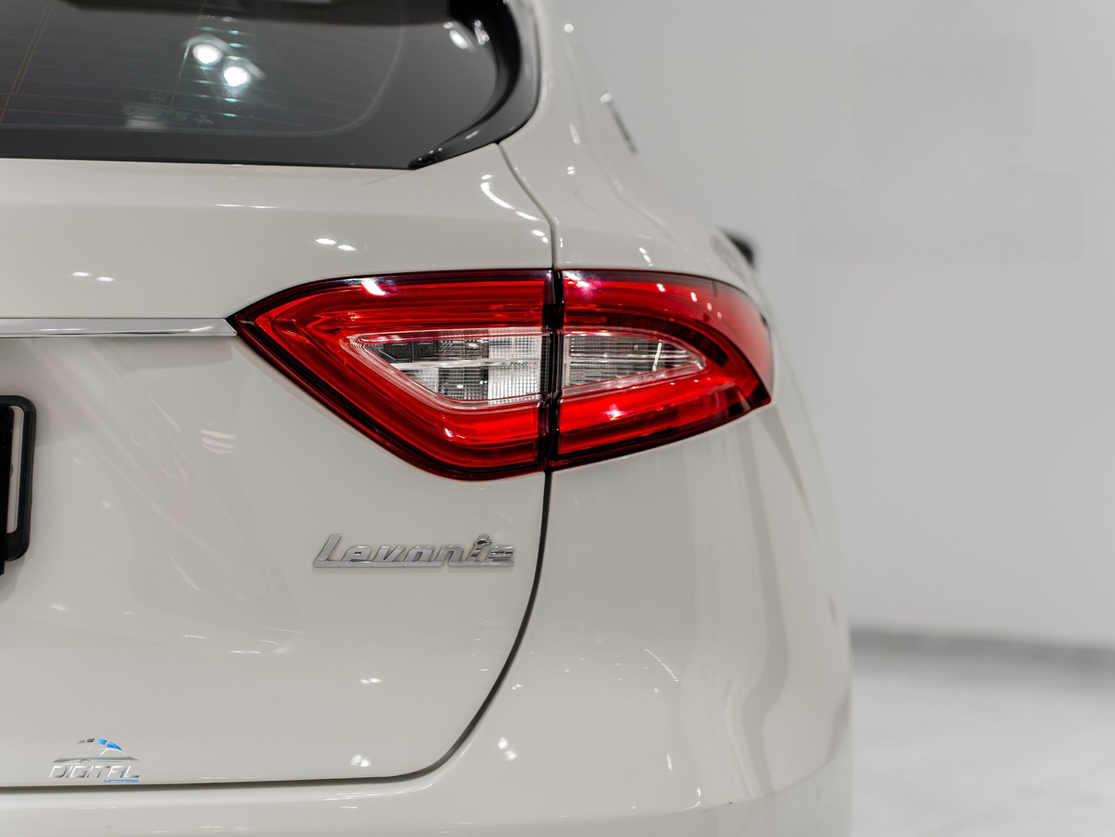 
								Maserati Levante S 2017 full									