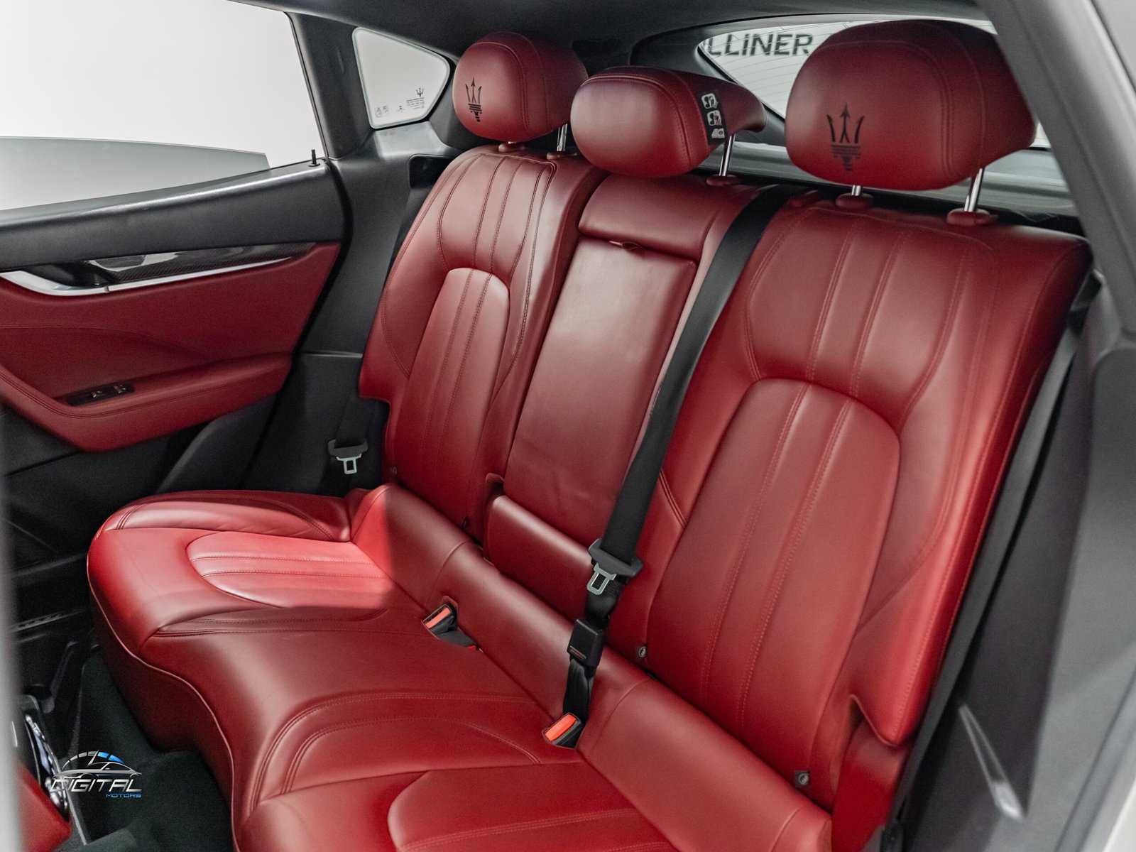 
								Maserati Levante S 2017 full									