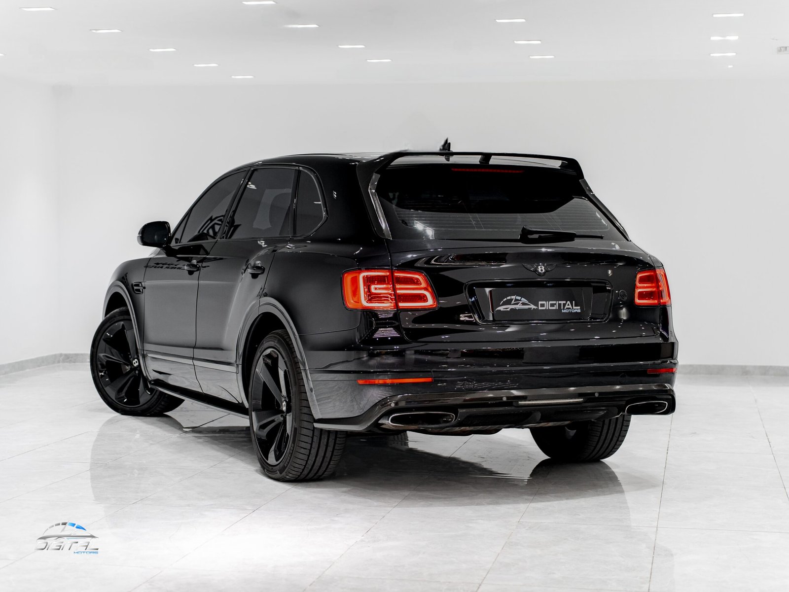 
								Bentley Bentayga 2018 full									