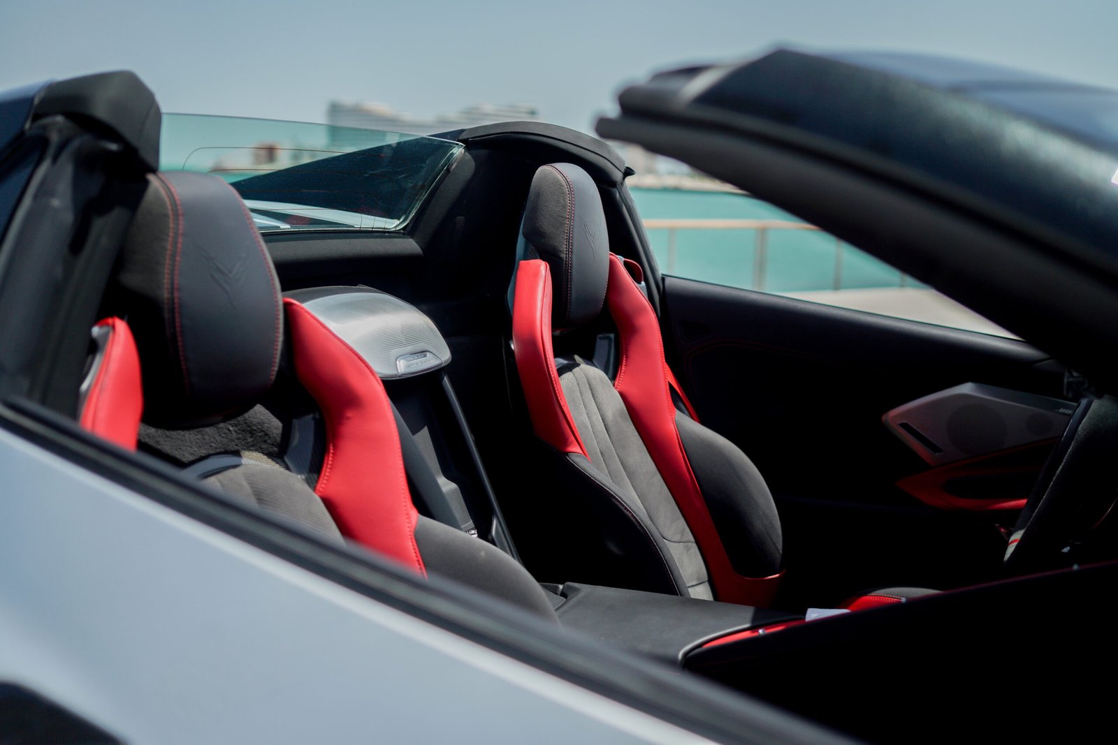 
								Chevrolet Corvette full									