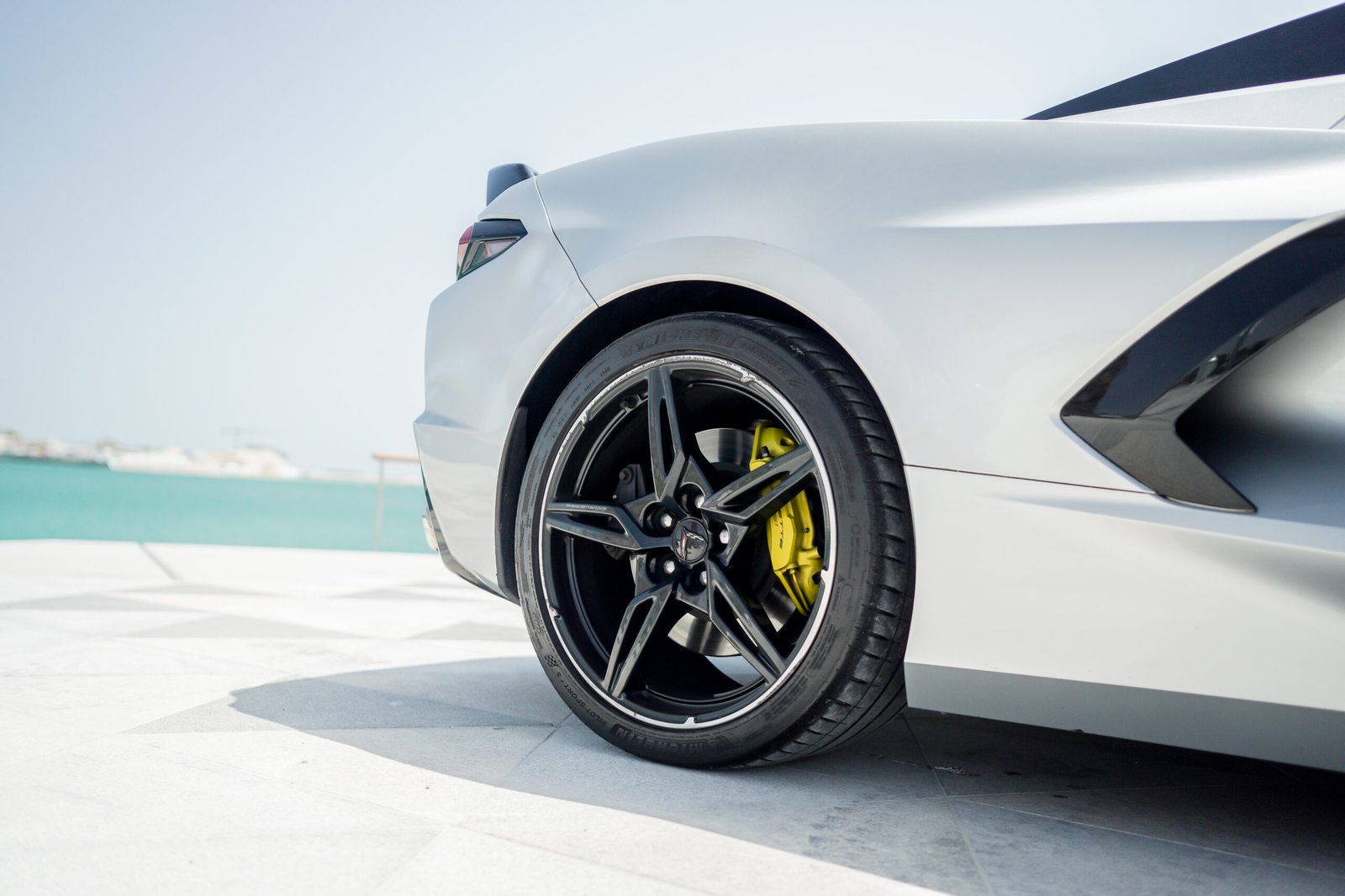 
								Chevrolet Corvette full									