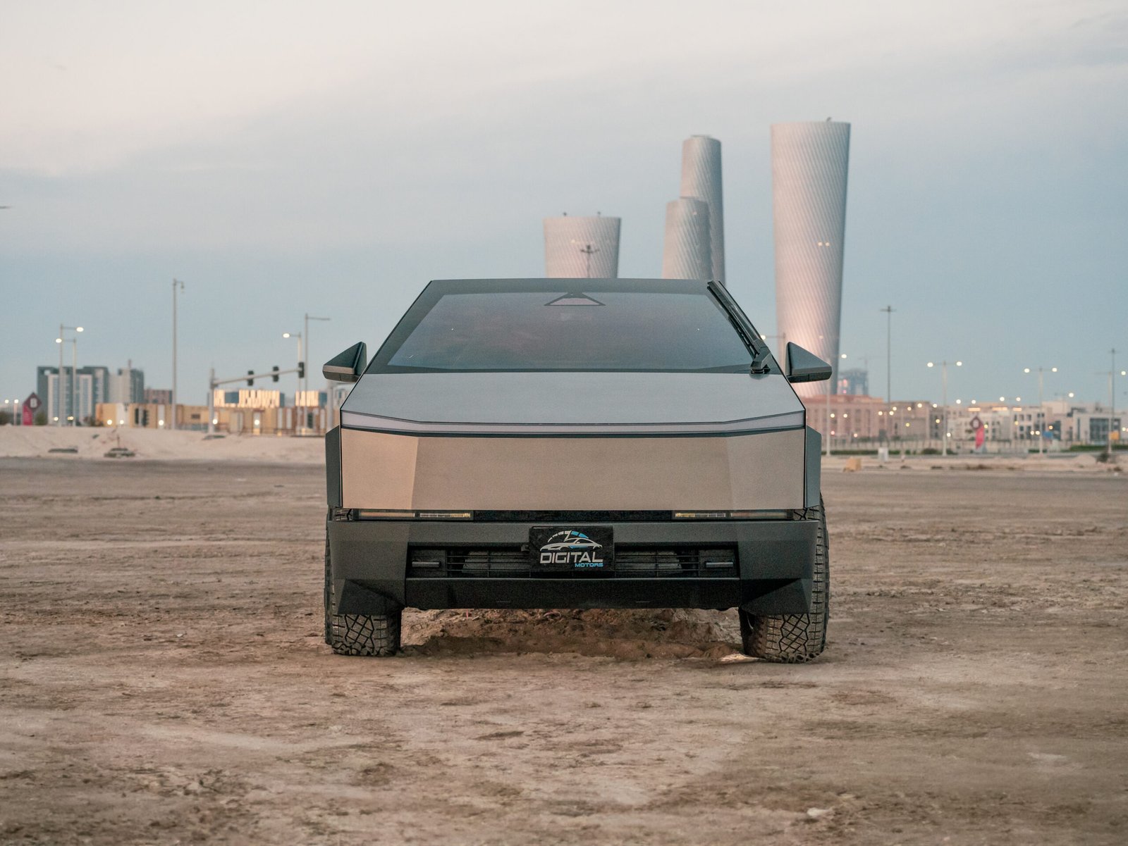 
								Tesla Cybertruck Foundation Series full									