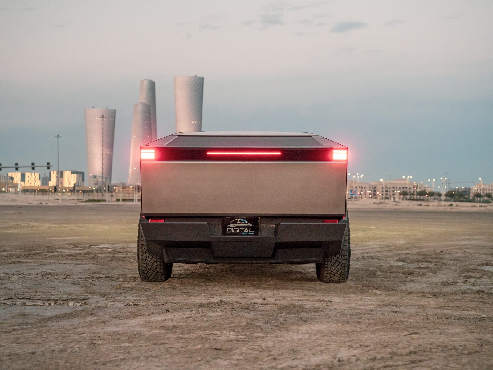 
								Tesla Cybertruck Foundation Series full									