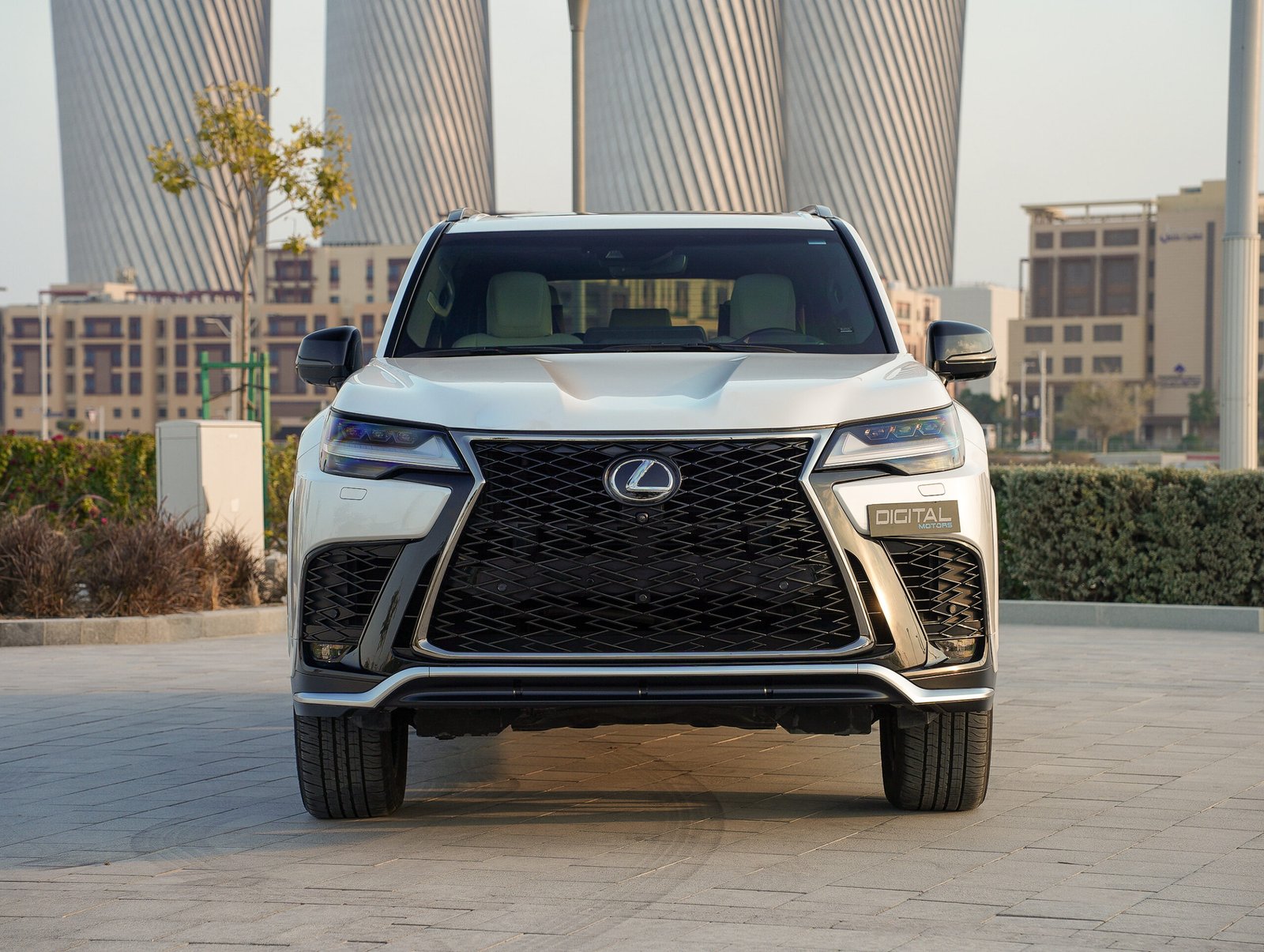 
								Lexus LX 600 Luxury full									