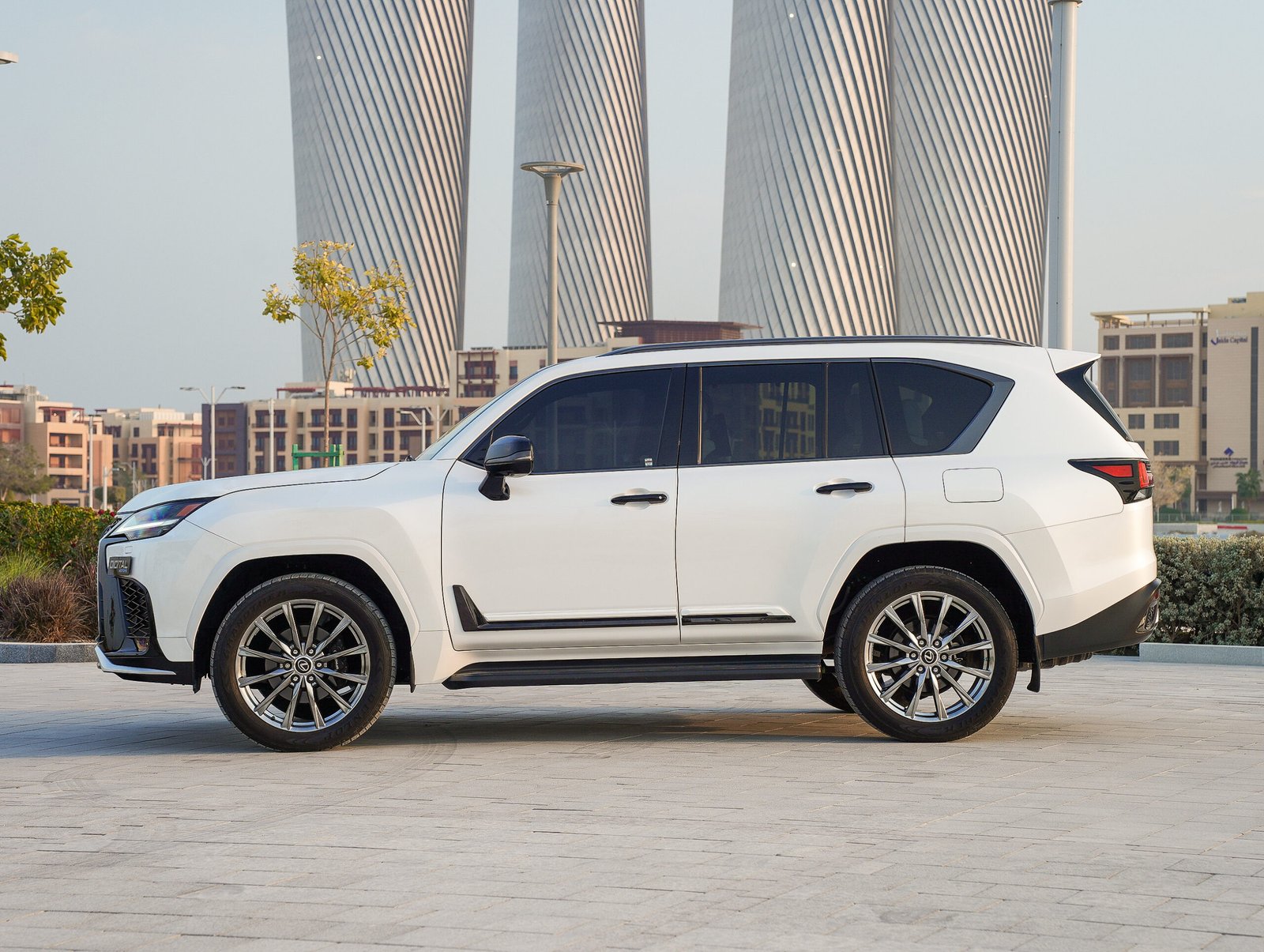 
								Lexus LX 600 Luxury full									