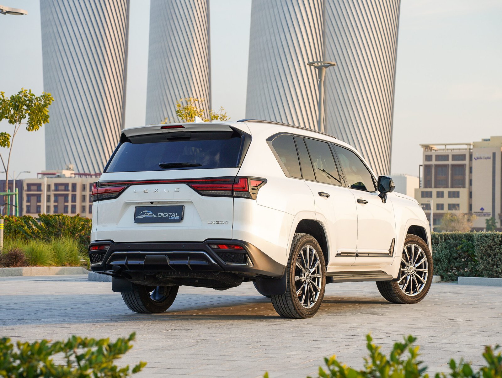 
								Lexus LX 600 Luxury full									