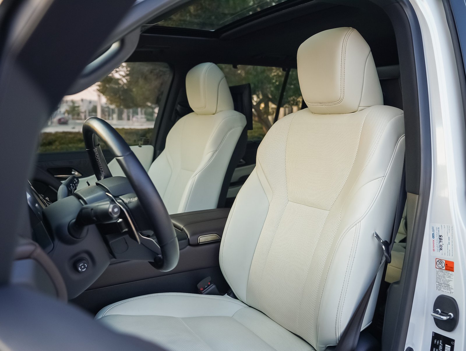 
								Lexus LX 600 Luxury full									