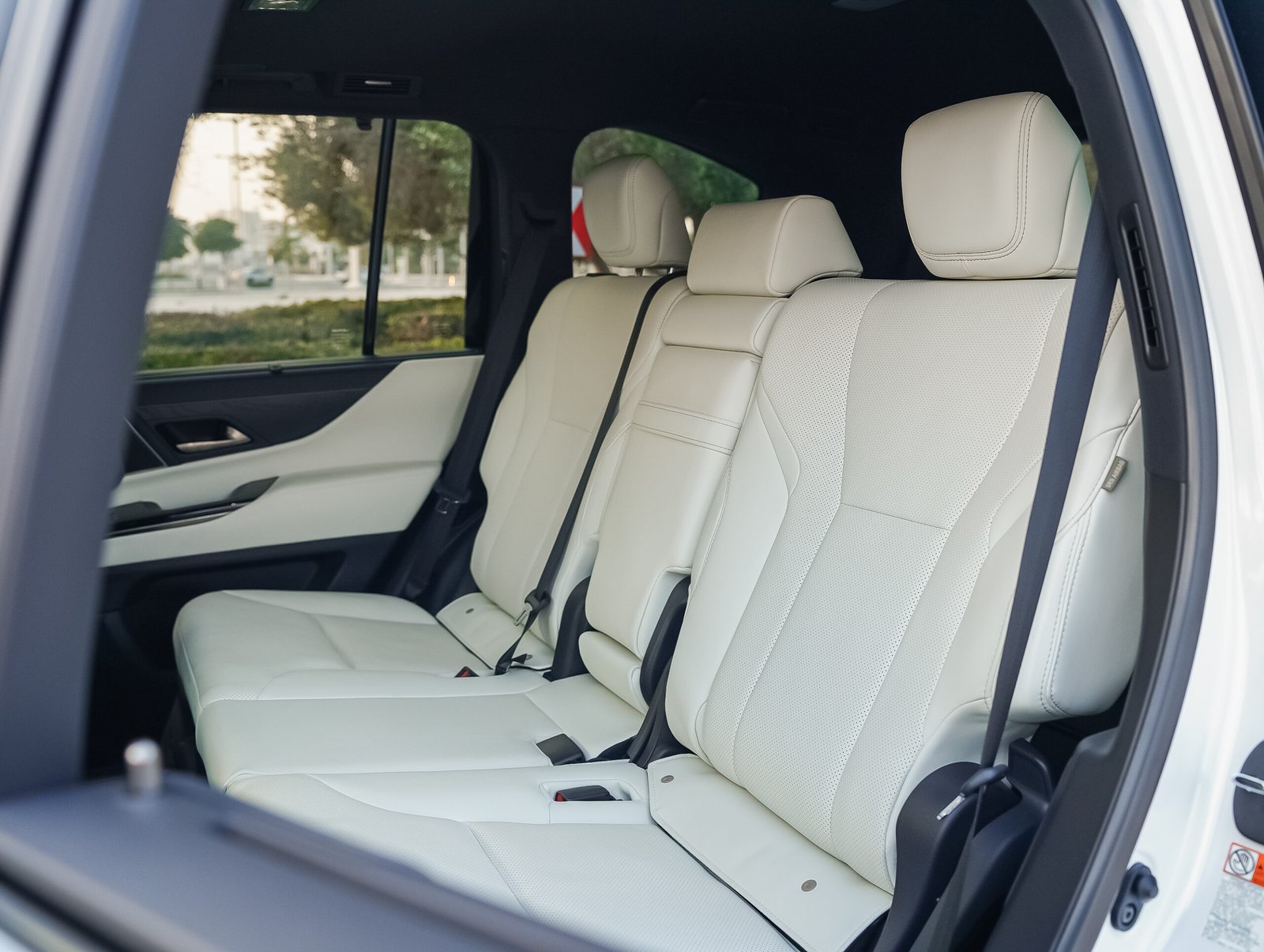 
								Lexus LX 600 Luxury full									