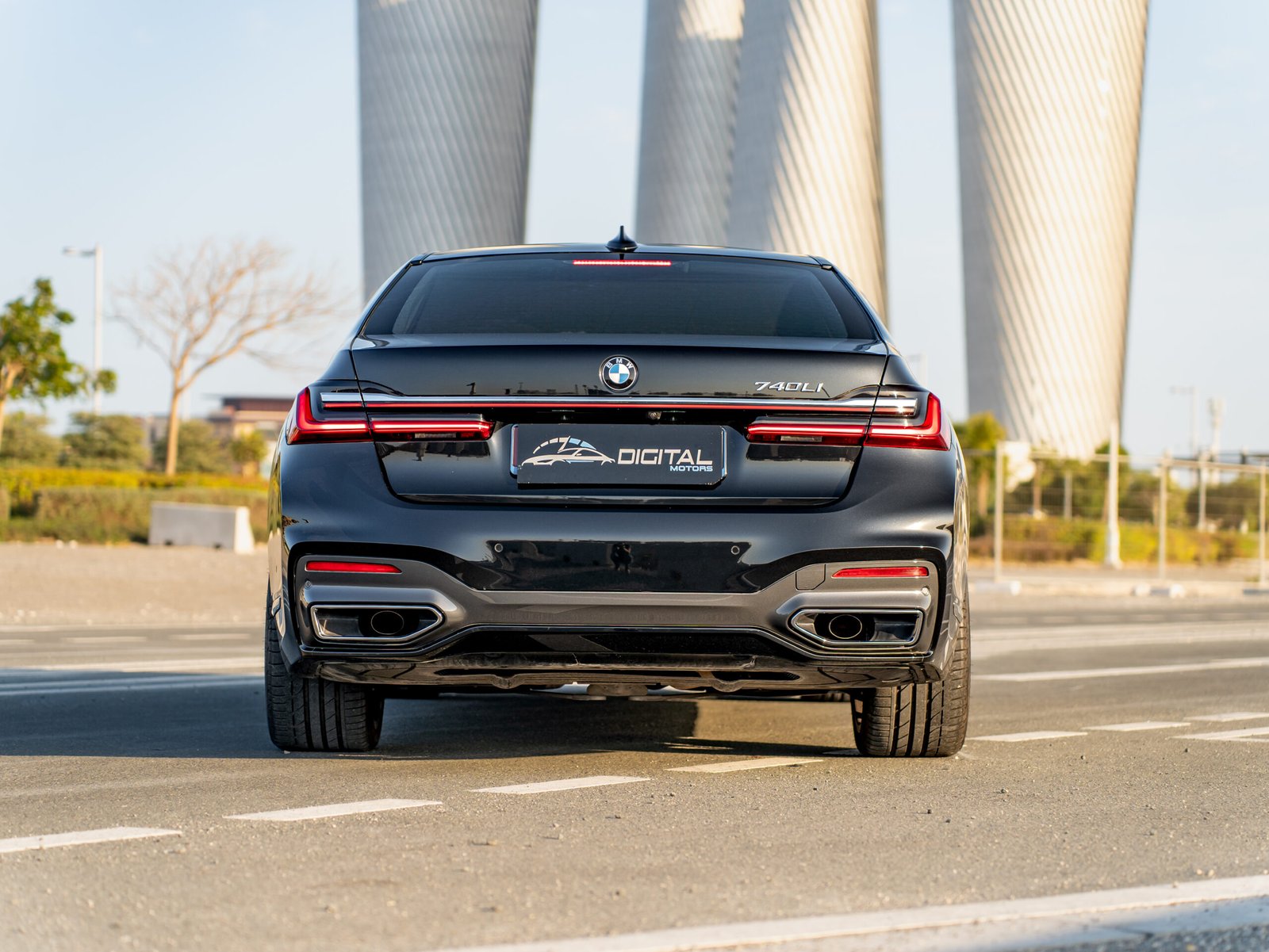 
								BMW 7-Series 740 Li full									