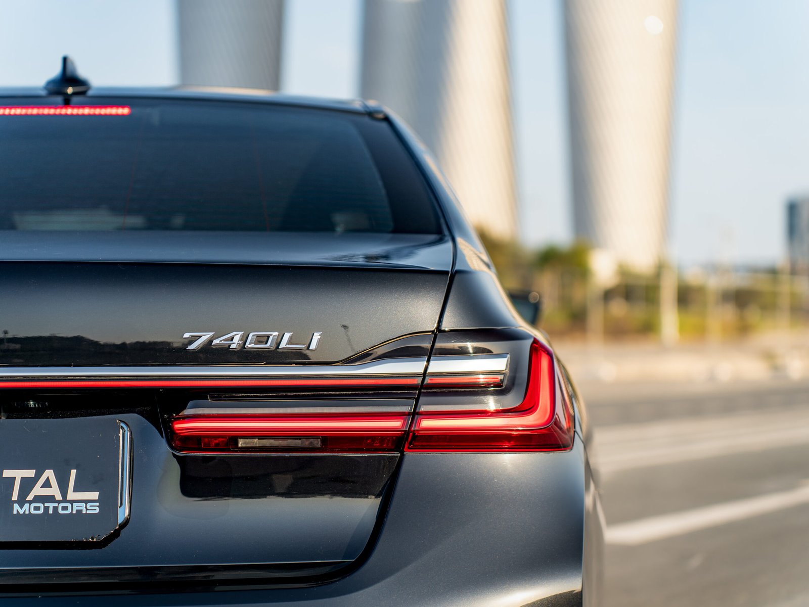 
								BMW 7-Series 740 Li full									