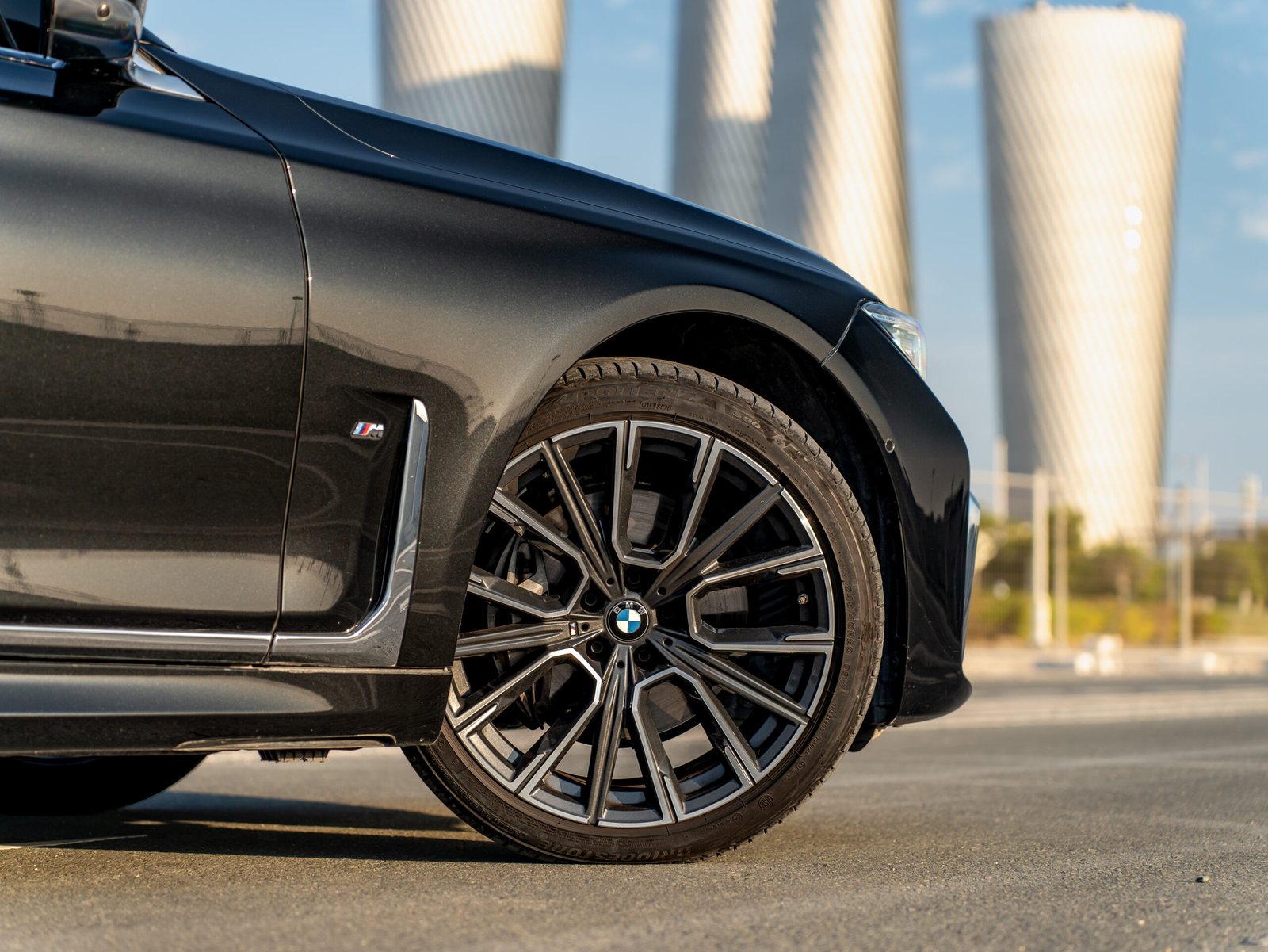 
								BMW 7-Series 740 Li full									