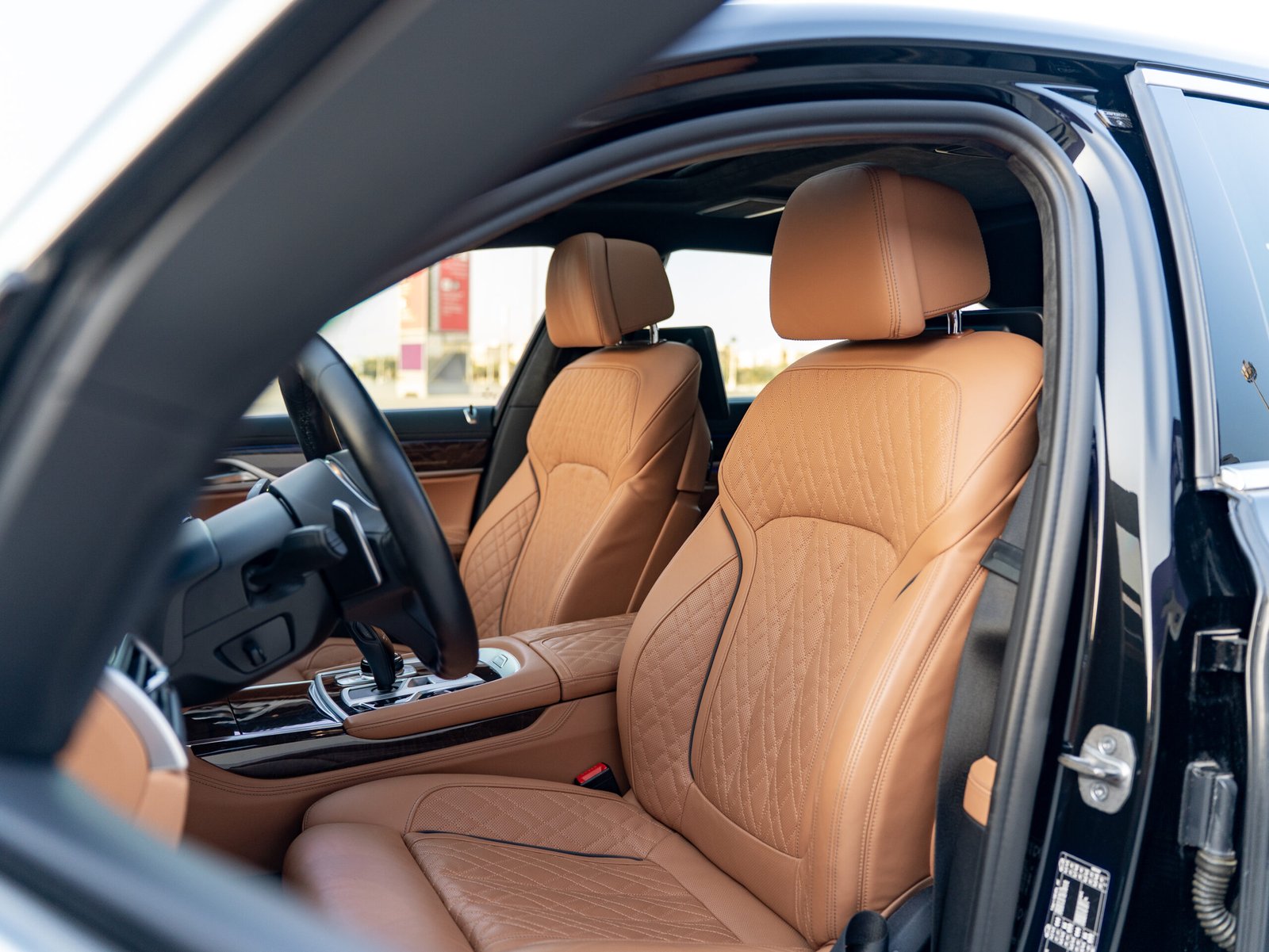 
								BMW 7-Series 740 Li full									