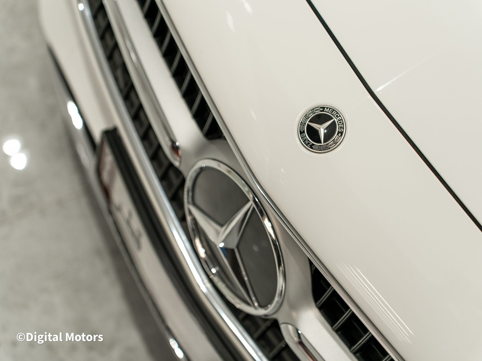 
								Mercedes-Benz C-Class 200 full									