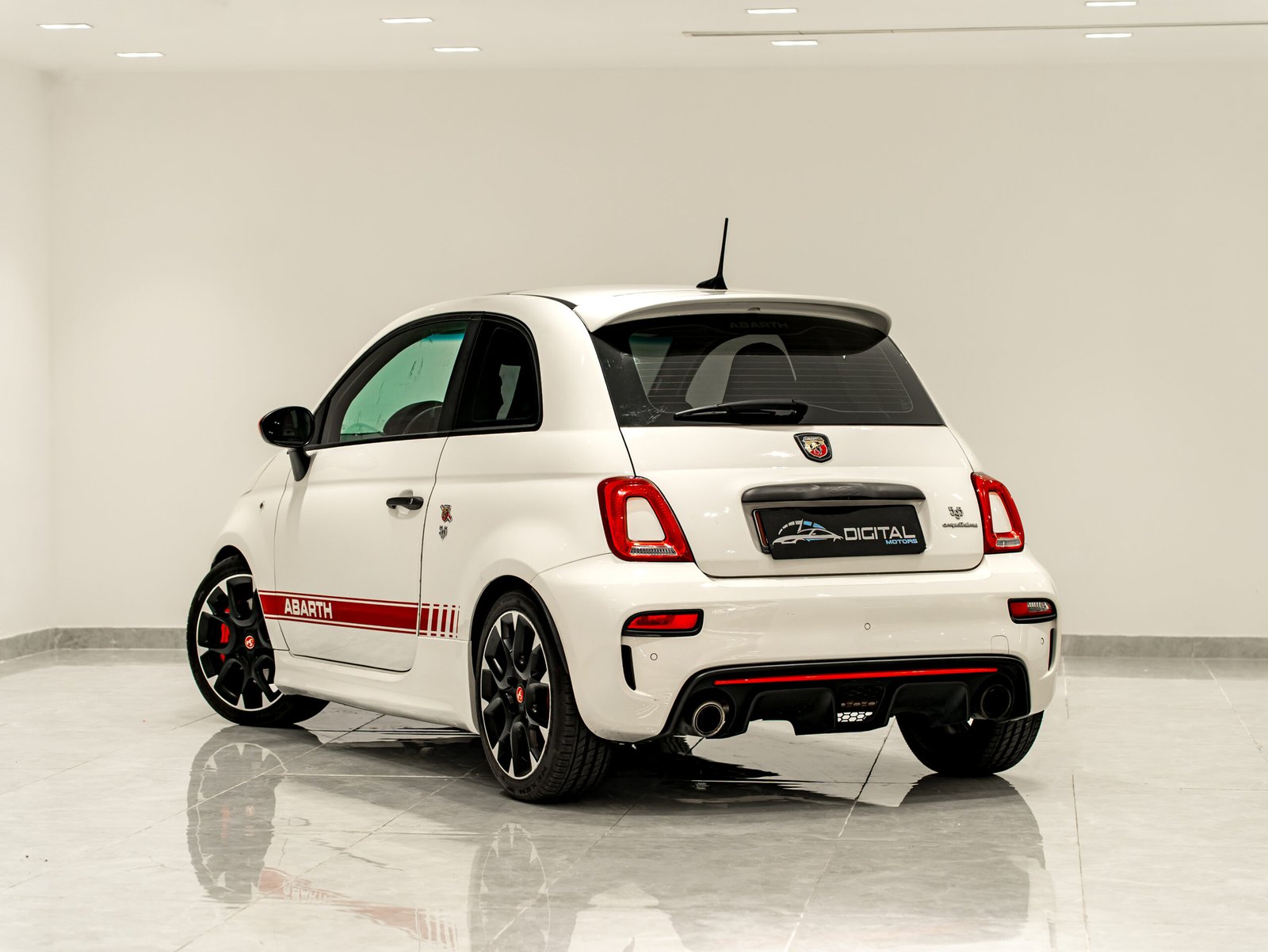 
								Fiat 595 Abarth Competizione full									