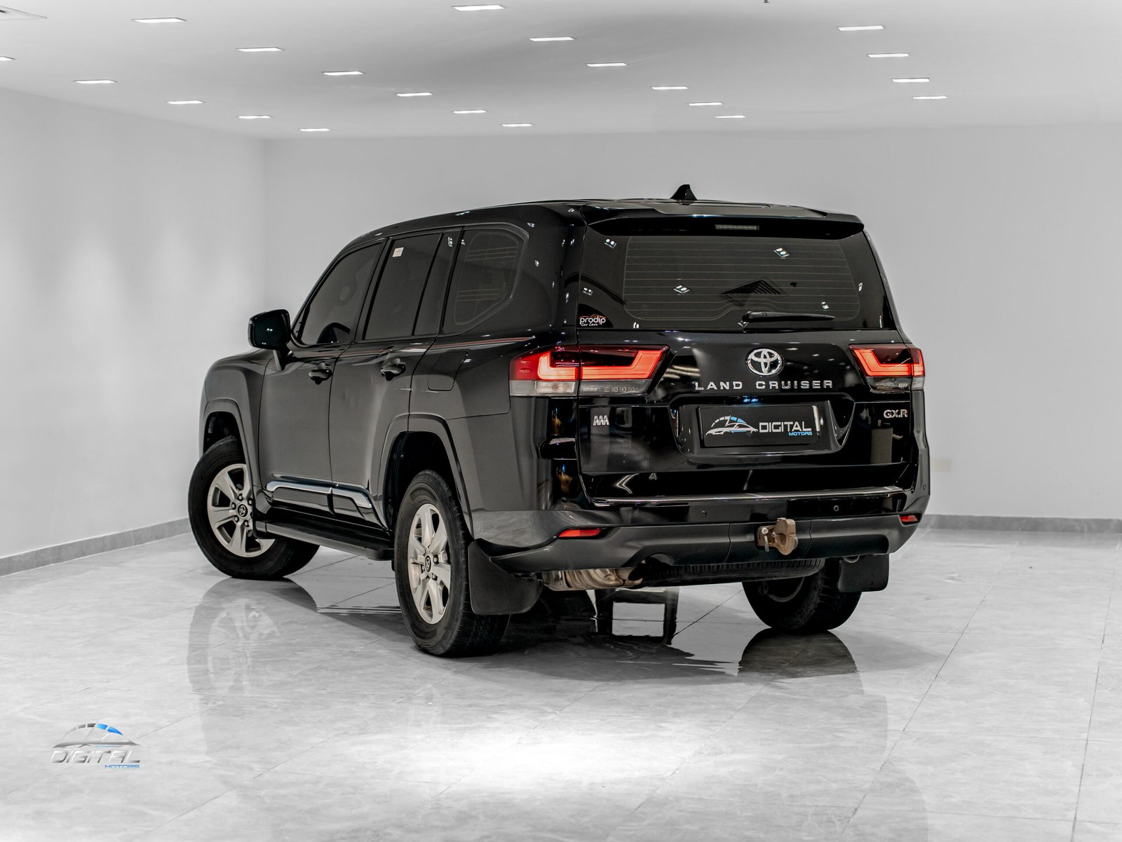 
								Toyota Land Cruiser GXR full									