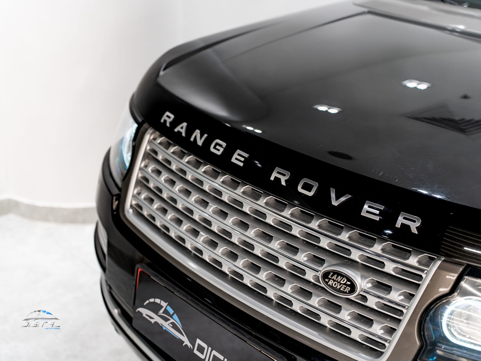 
								Land Rover Range Rover Vogue SE Super Charged full									