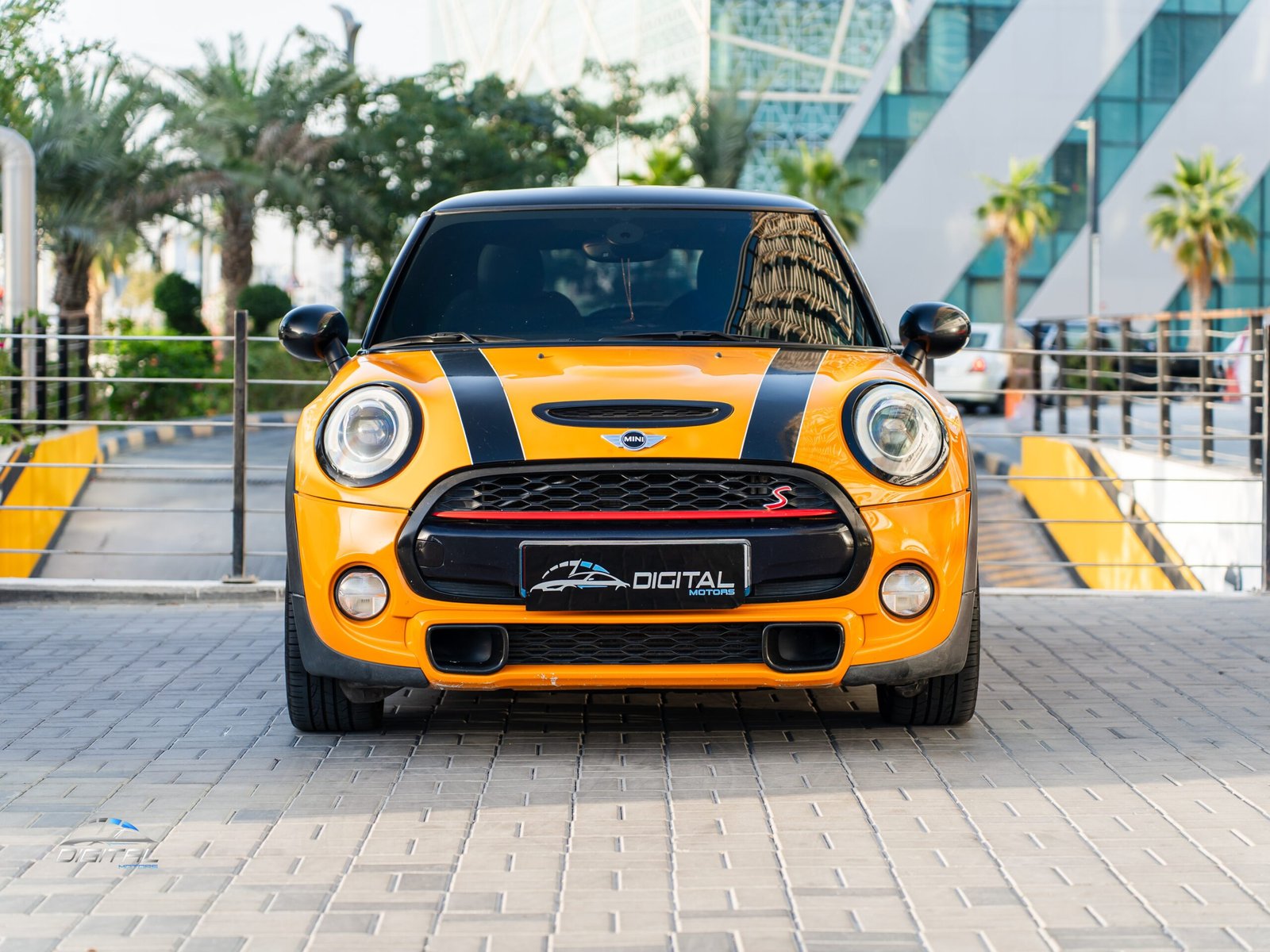 
								Mini Cooper S full									