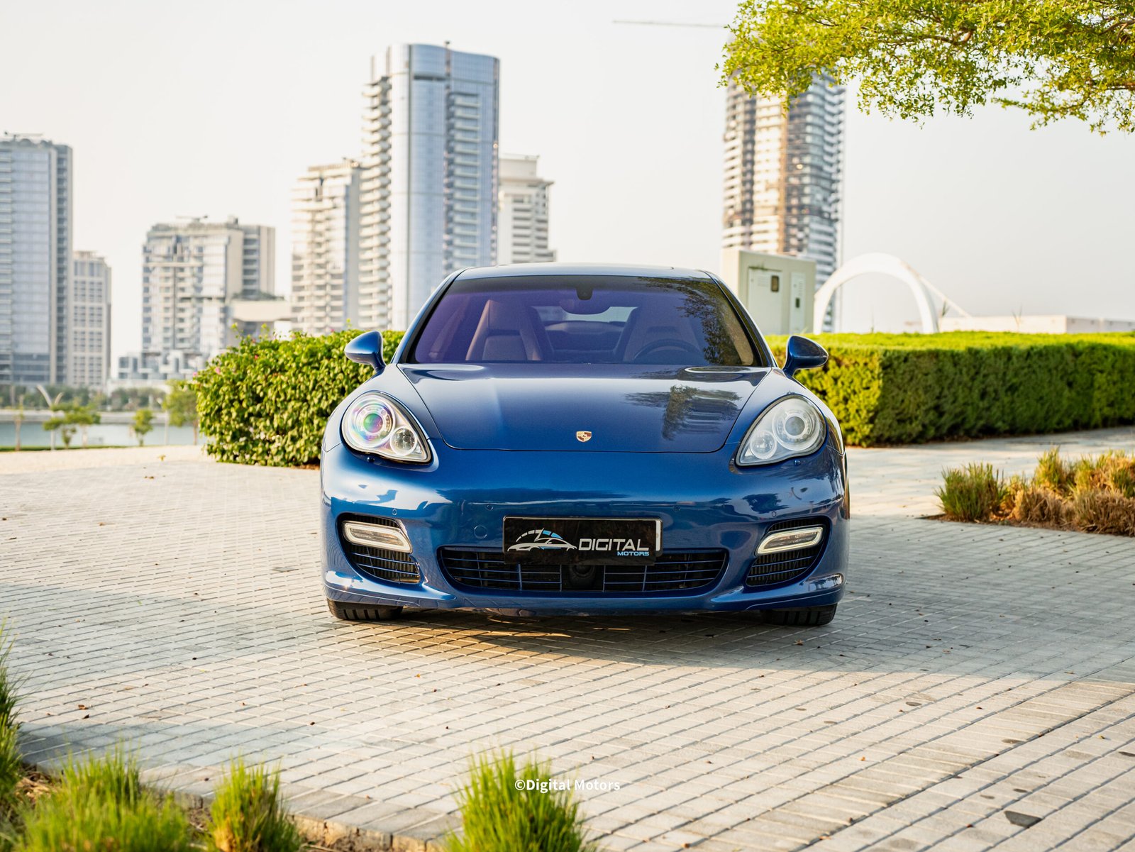 
								Porsche Panamera Turbo full									