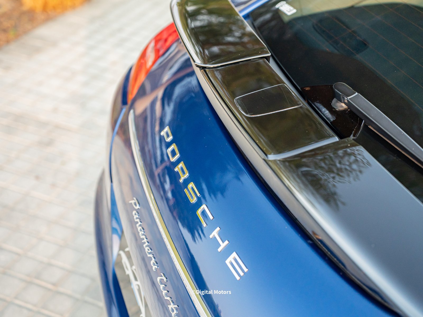 
								Porsche Panamera Turbo full									