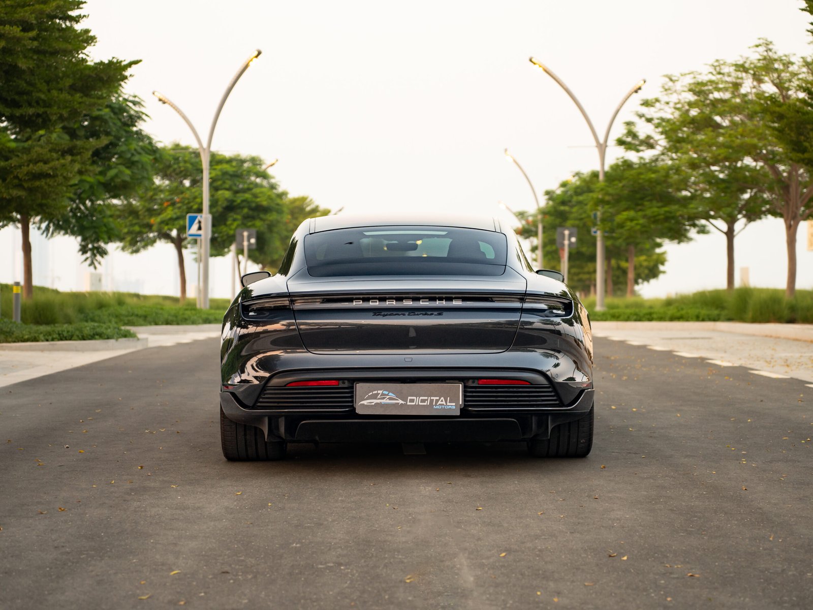 
								Porsche Taycan Turbo S full									