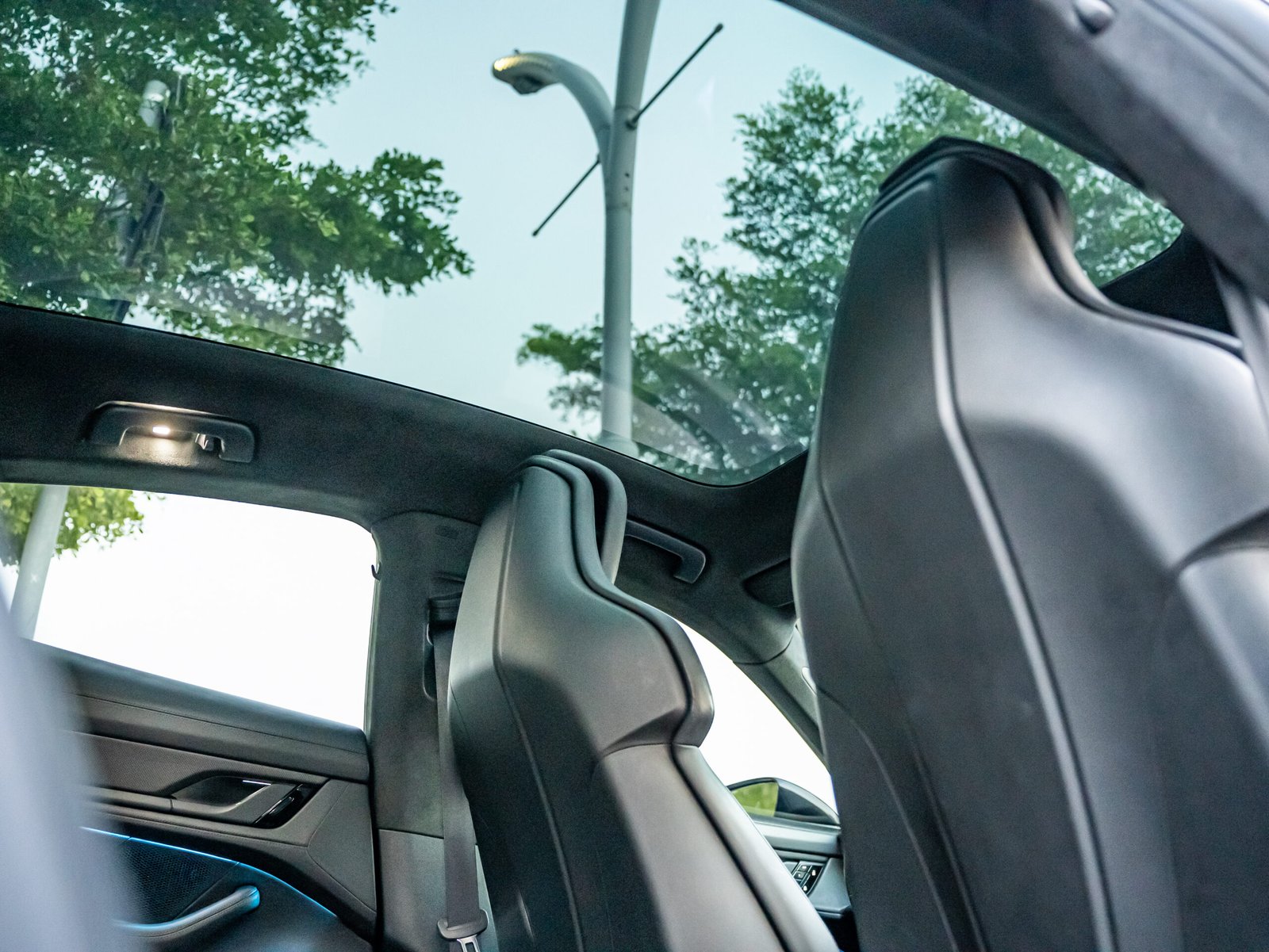 
								Porsche Taycan Turbo S full									