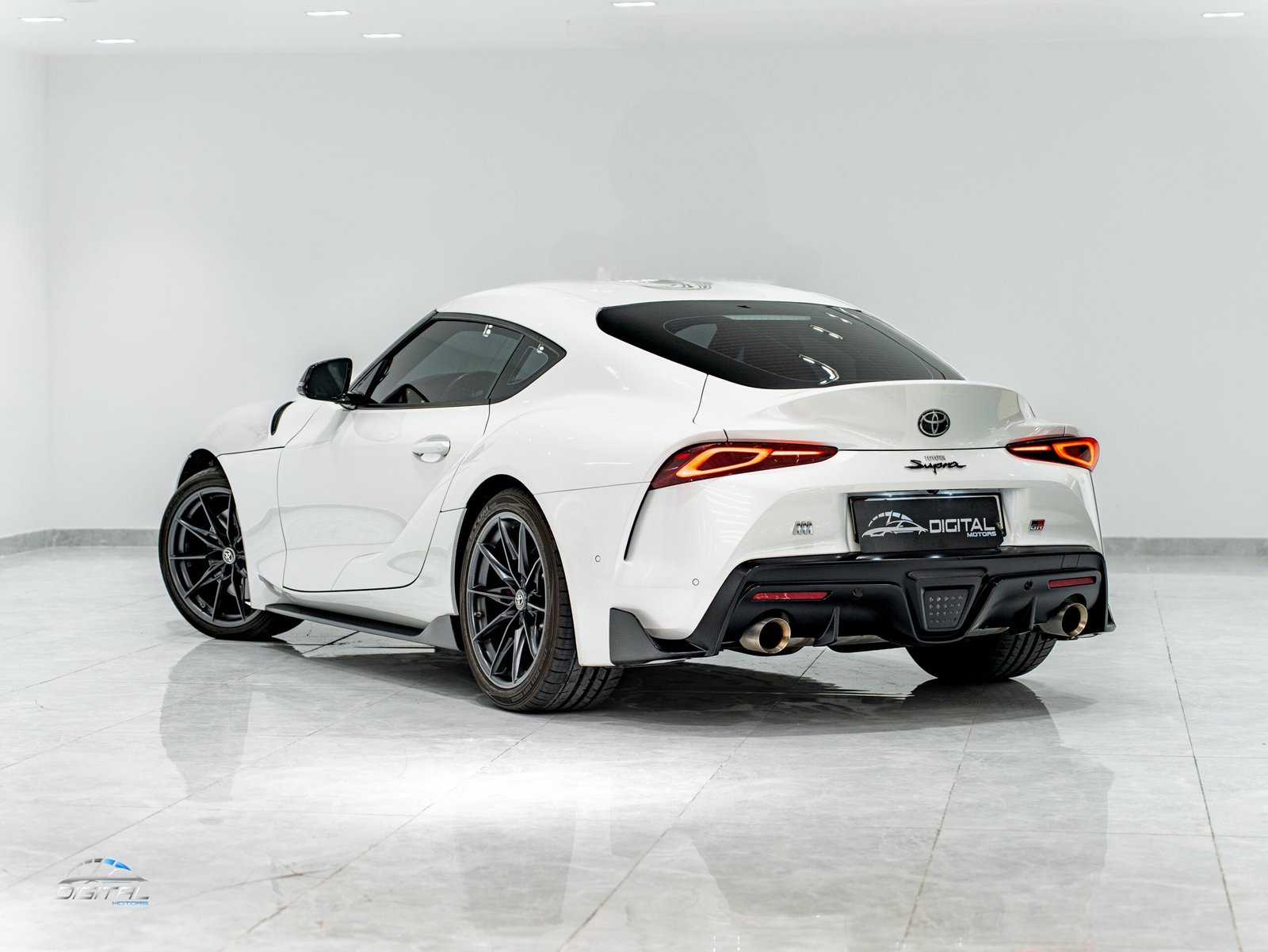 
								Toyota Supra GR full									
