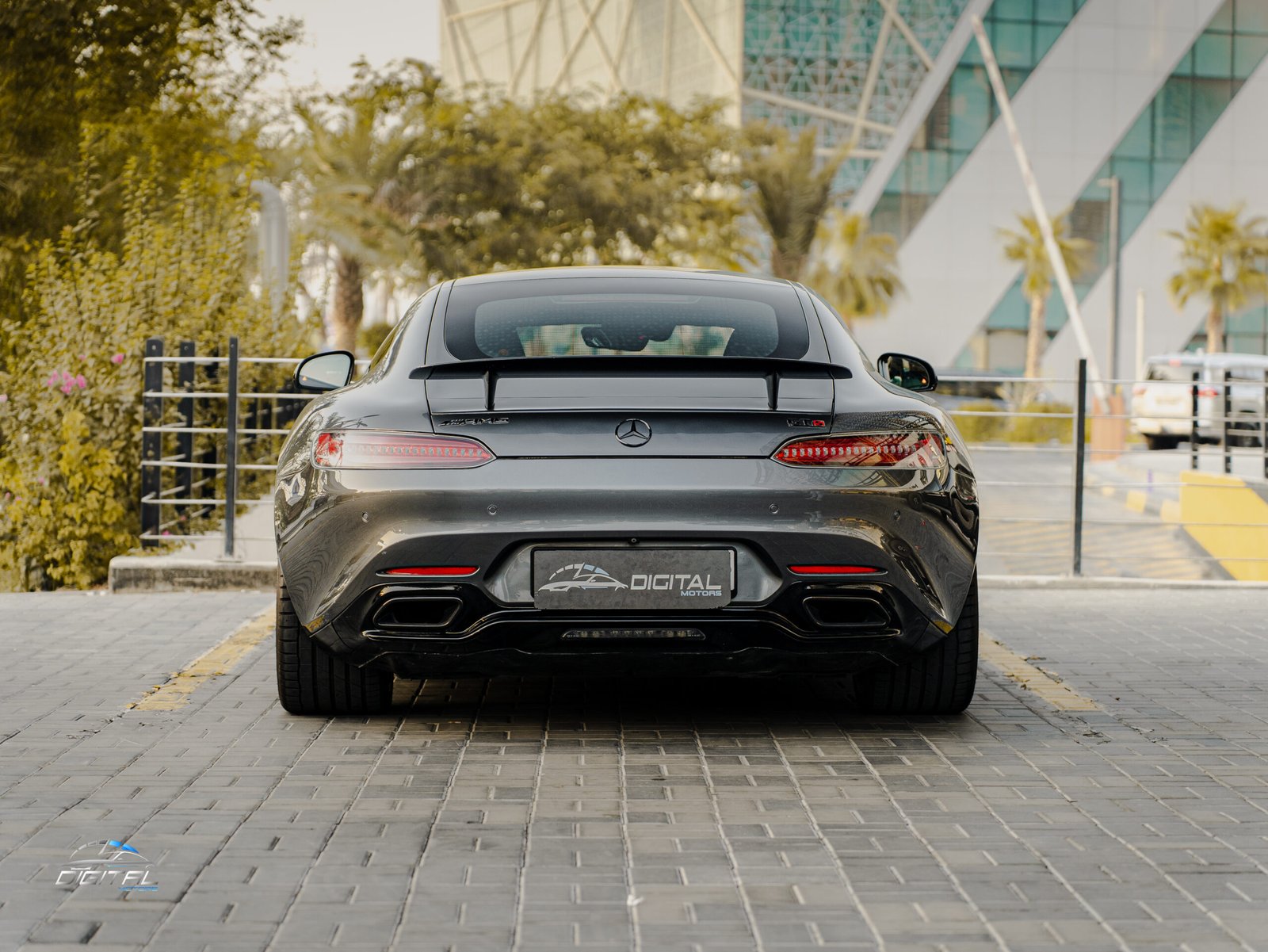 
								Mercedes-Benz GT S AMG full									