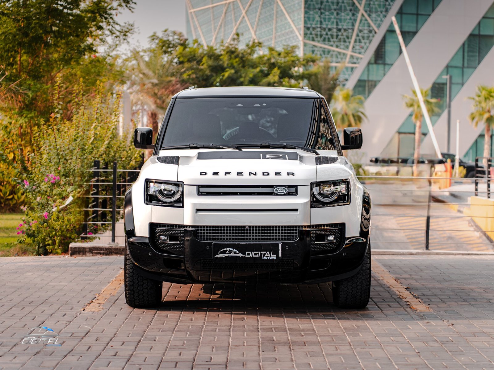 
								Land Rover Defender 110 HSE full									