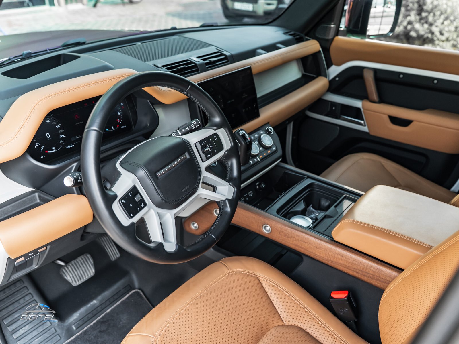 
								Land Rover Defender 110 HSE full									