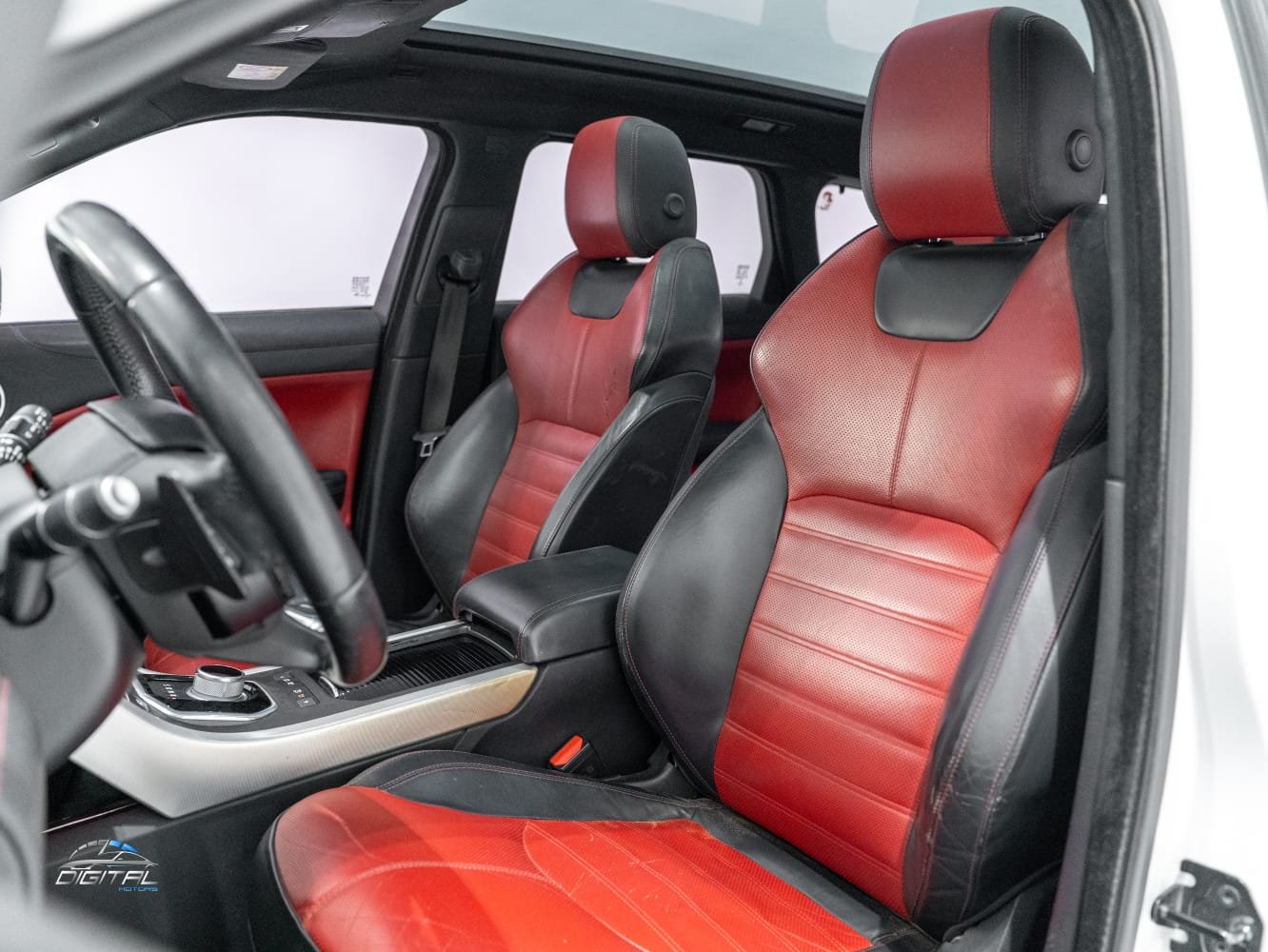 
								Land Rover Evoque 2016 full									