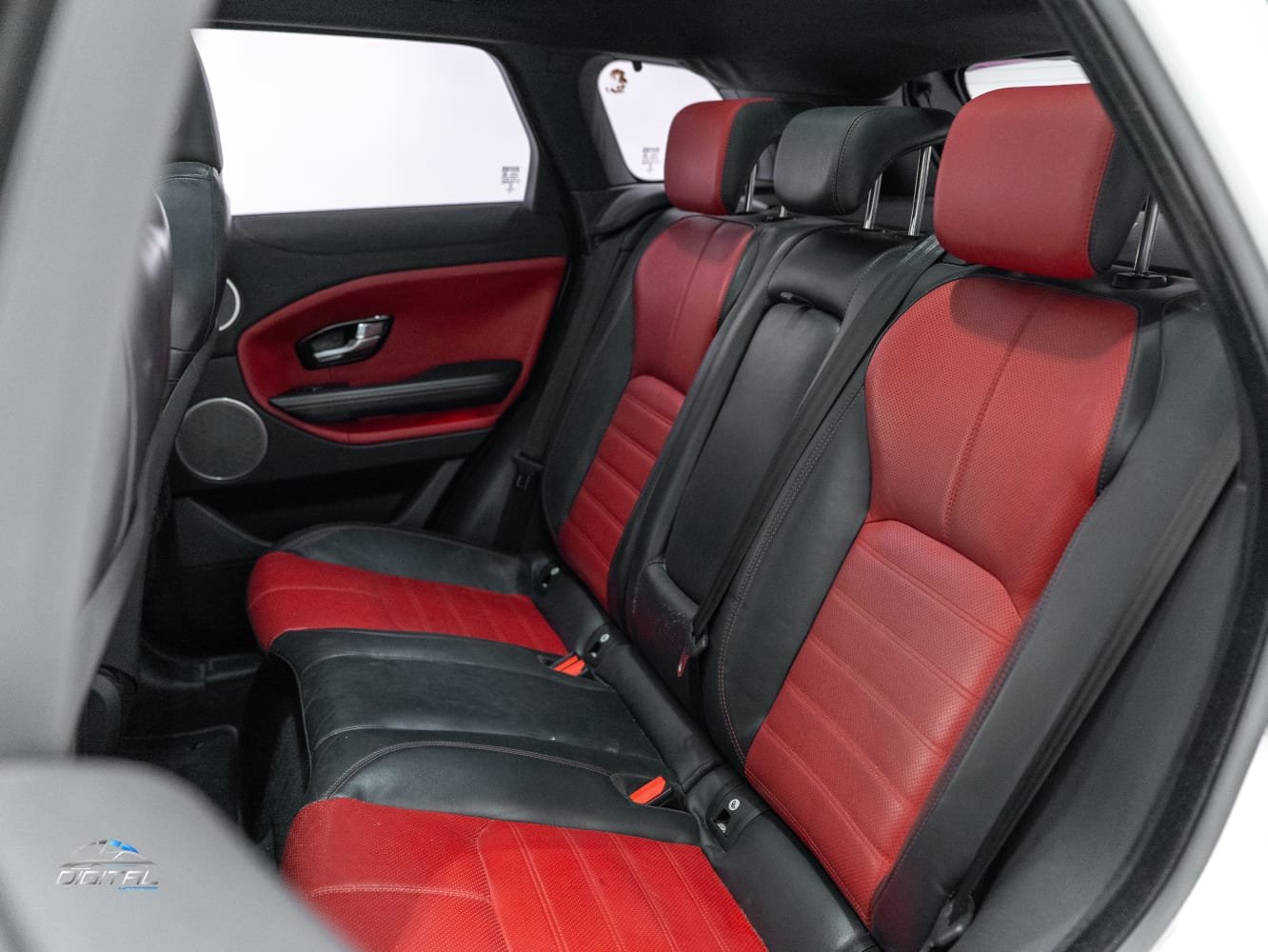 
								Land Rover Evoque 2016 full									