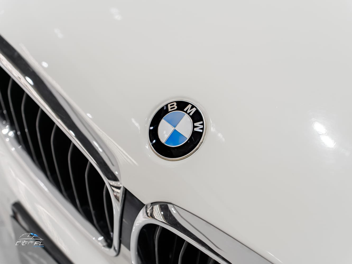 
								BMW 5-Series 530i 2019 full									