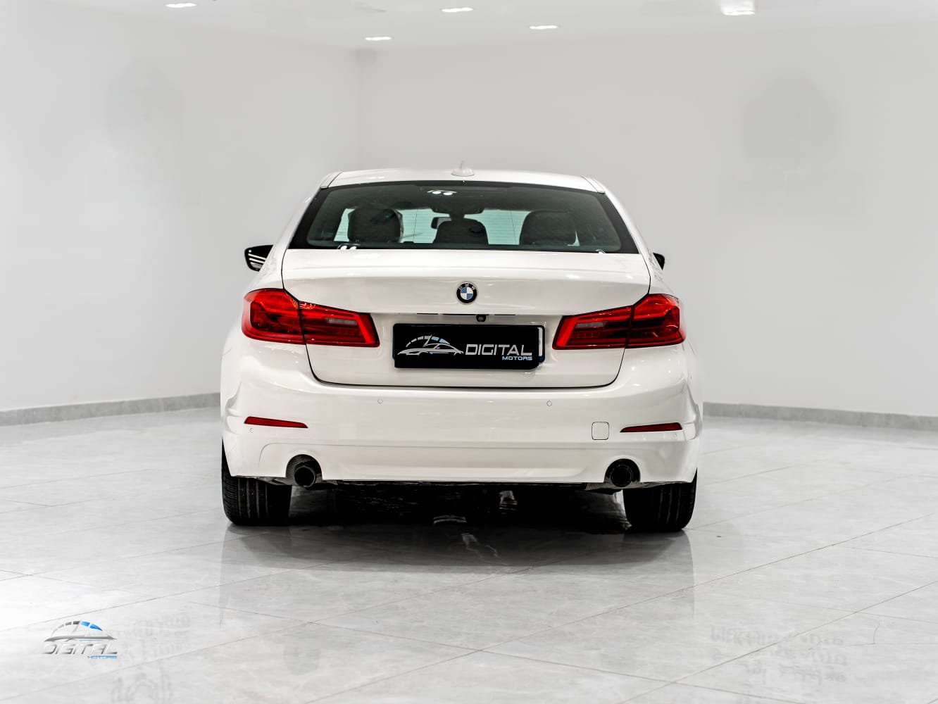 
								BMW 5-Series 530i 2019 full									