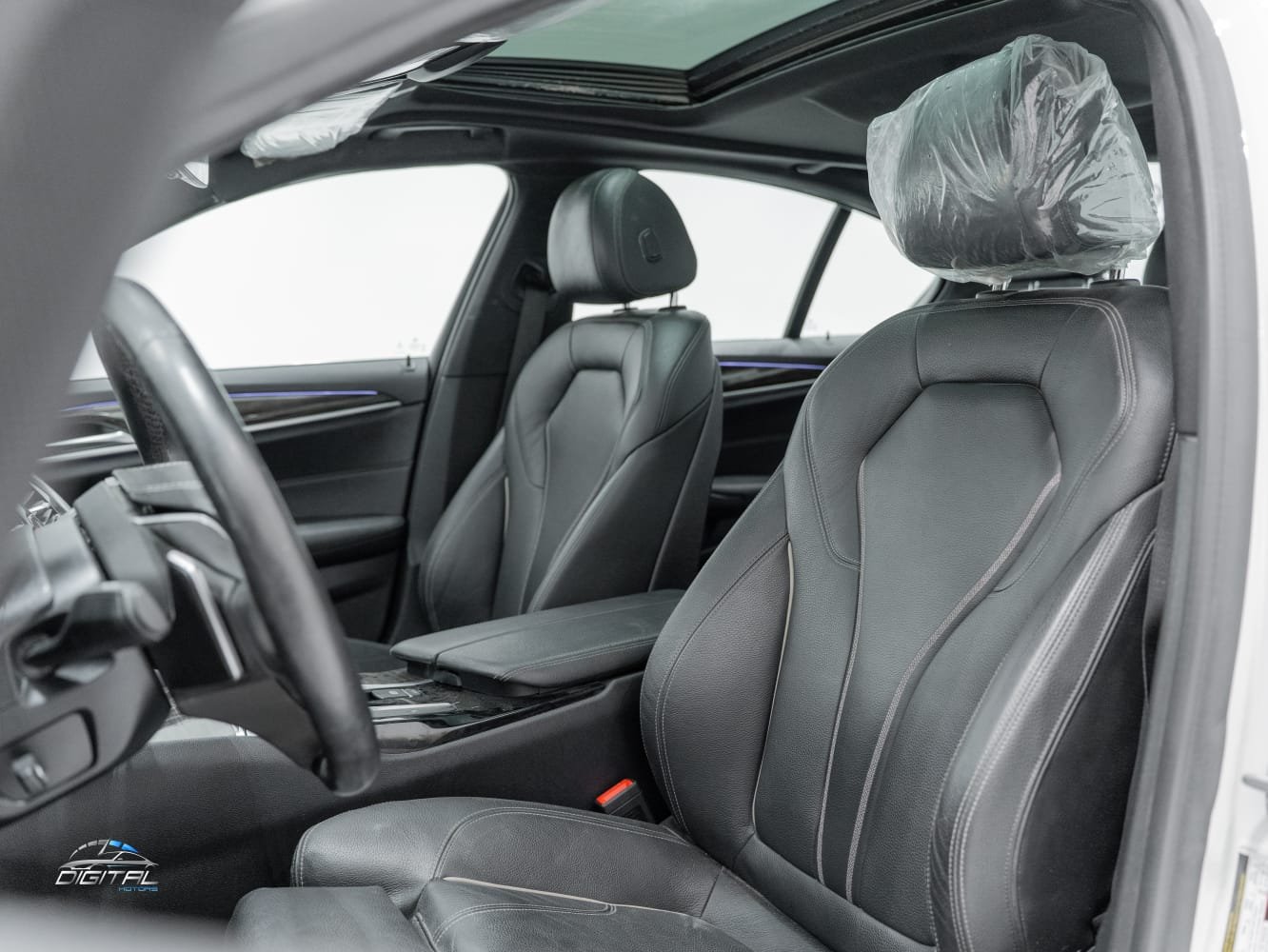 
								BMW 5-Series 530i 2019 full									