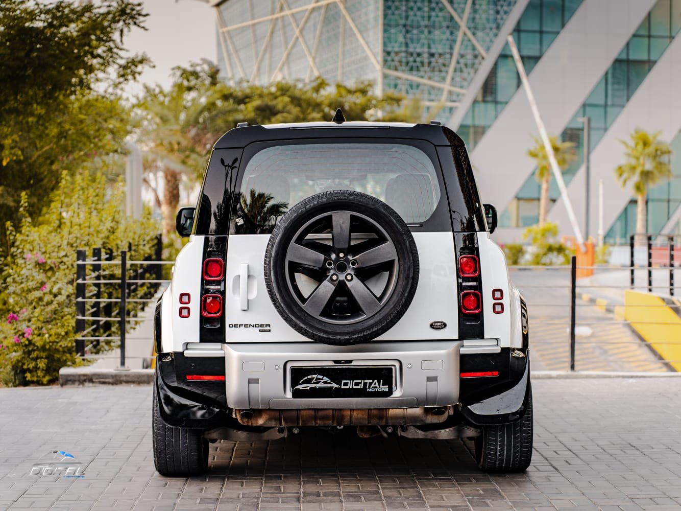 
								Land Rover Defender 110 HSE 2022 full									