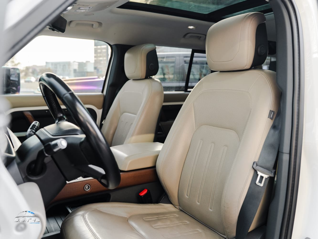 
								Land Rover Defender 110 HSE 2022 full									