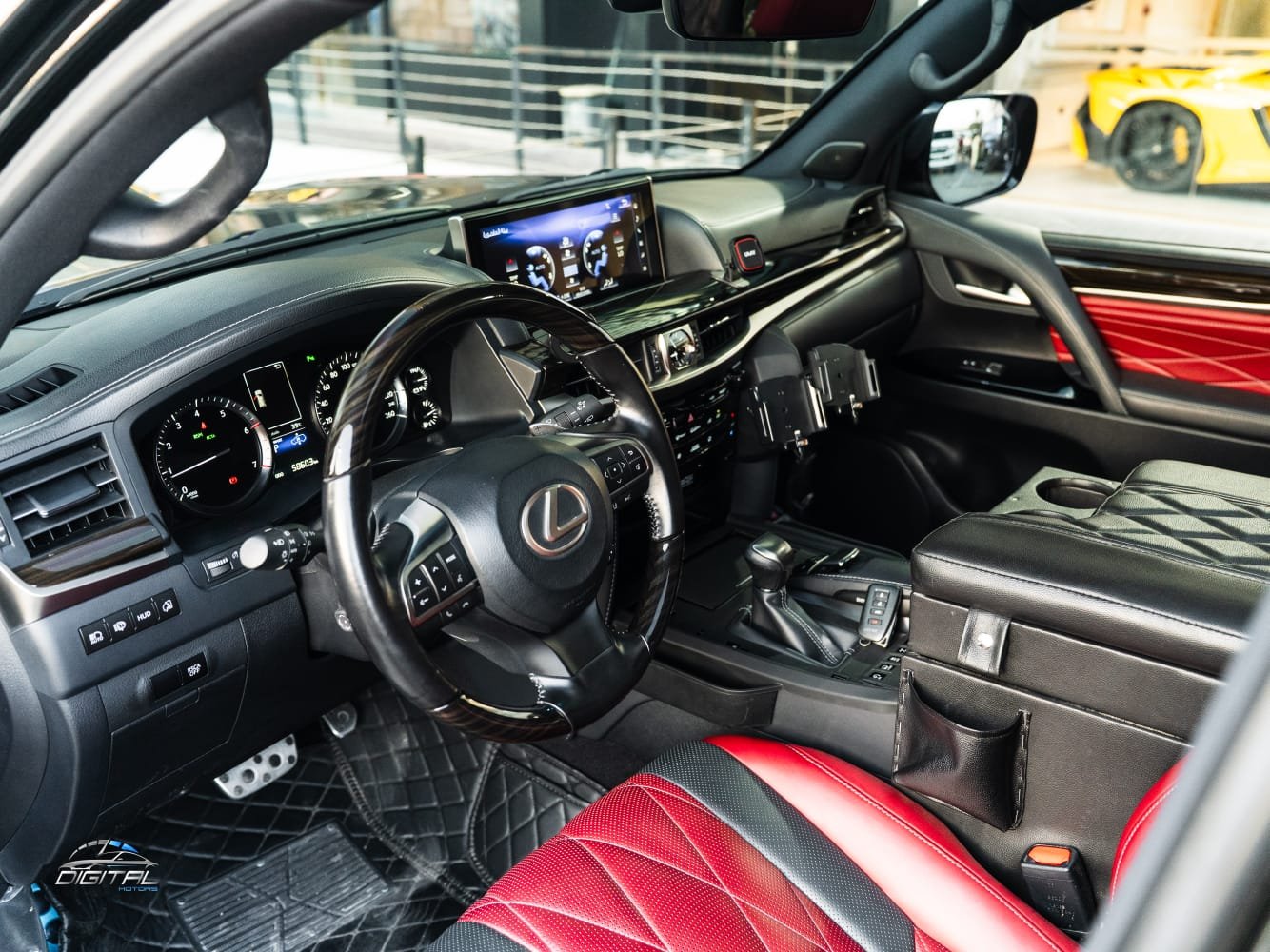 
								Lexus LX 570 S Black Edition 2021 full									