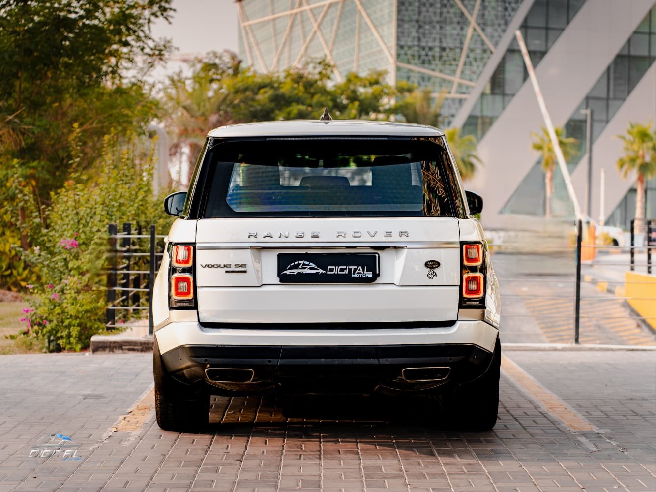 
								Land Rover Range Rover Vogue SE 2019 Automatic full									