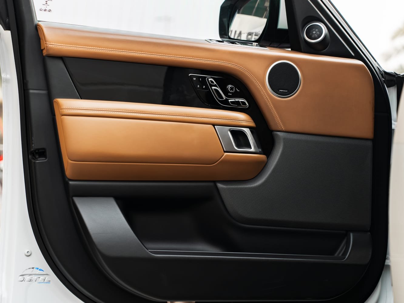 
								Land Rover Range Rover Vogue SE 2019 Automatic full									