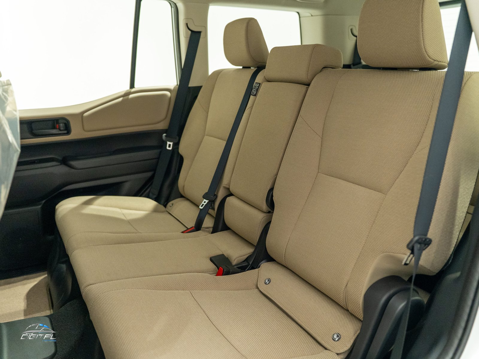 
								Toyota Prado TX Turbo full									