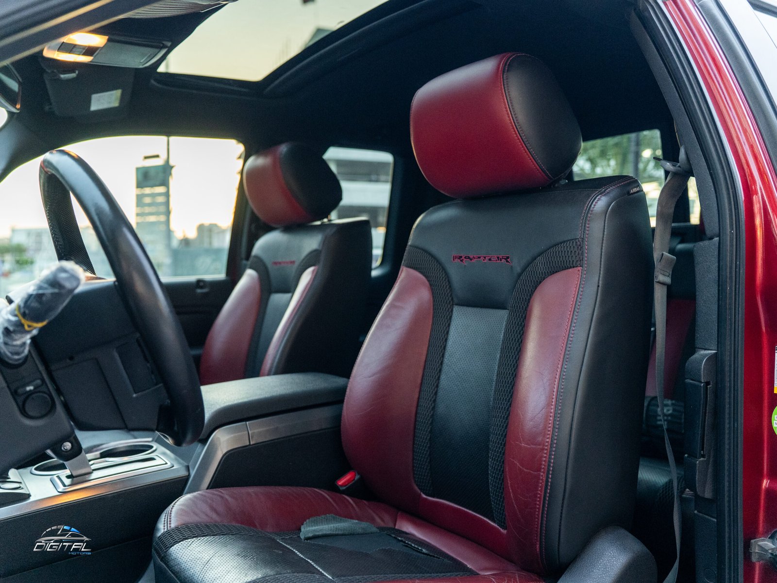 
								Ford Raptor SVT full									