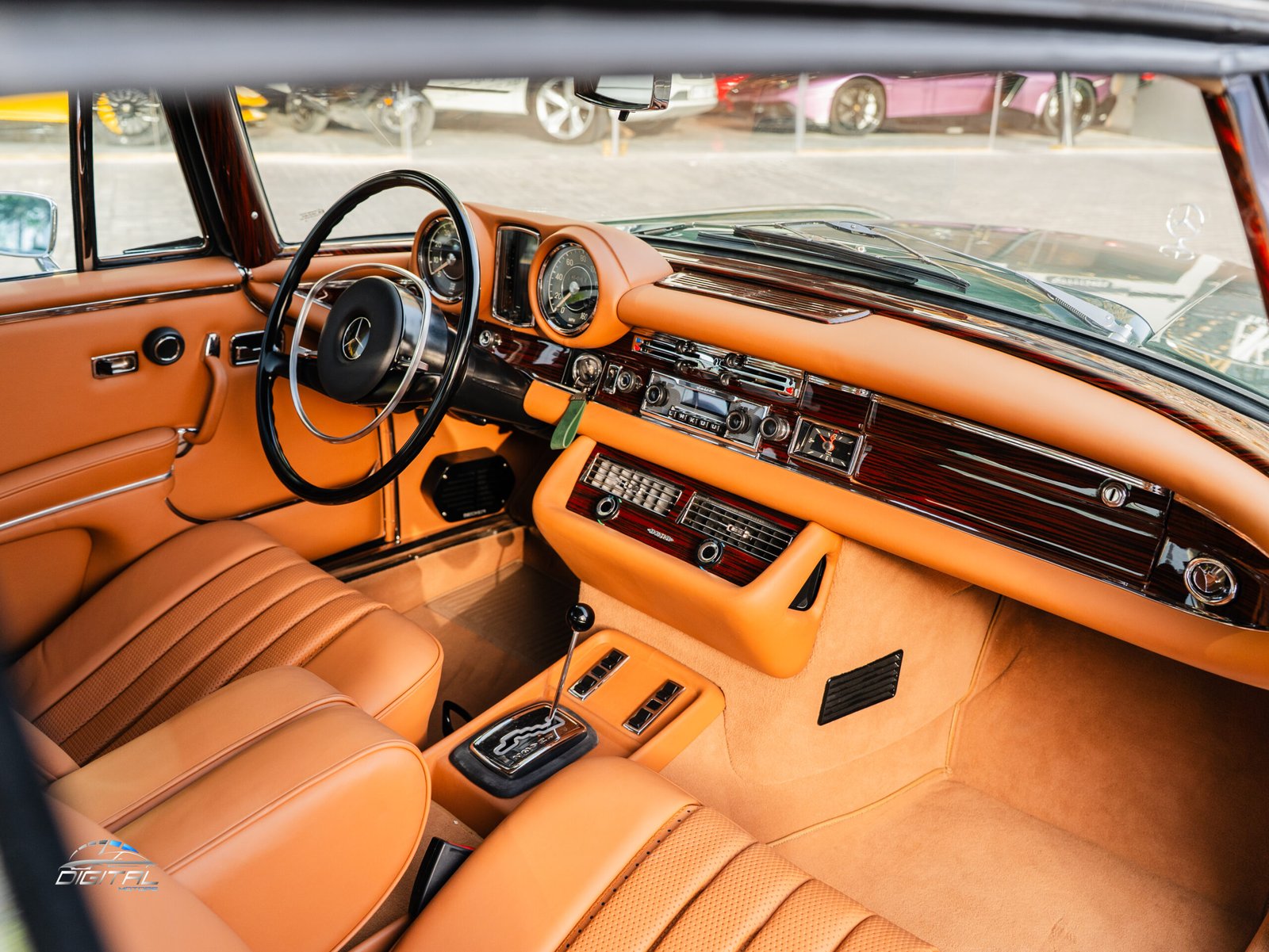 
								Mercedes-Benz 280 SE full									