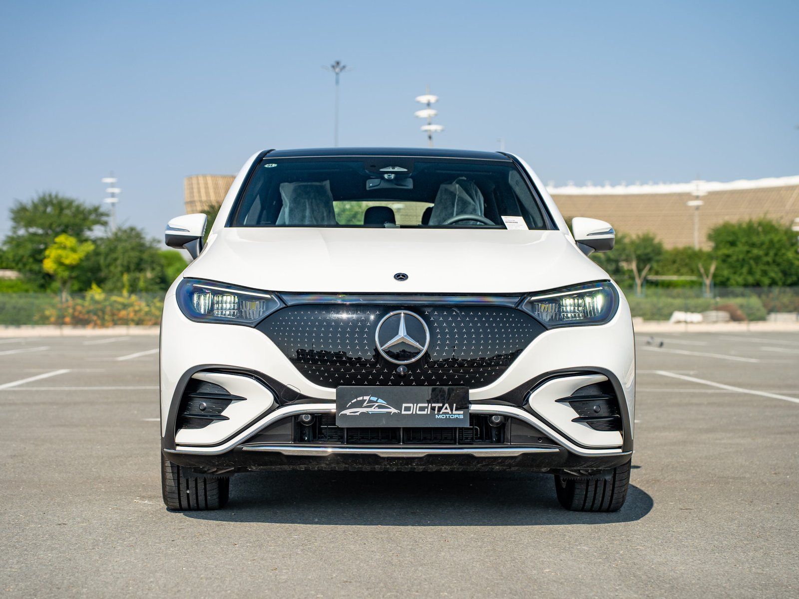 
								Mercedes-Benz EQE 500 4MATIC full									