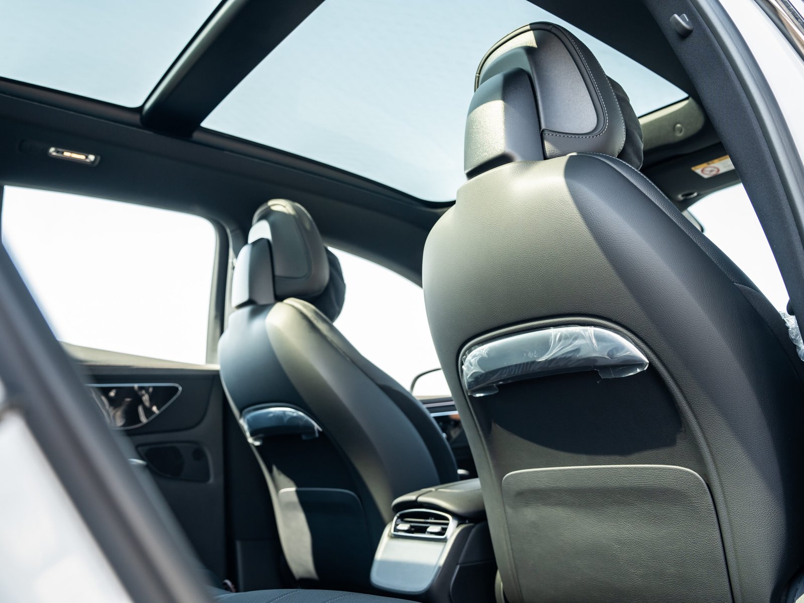 
								Mercedes-Benz EQE 500 4MATIC full									