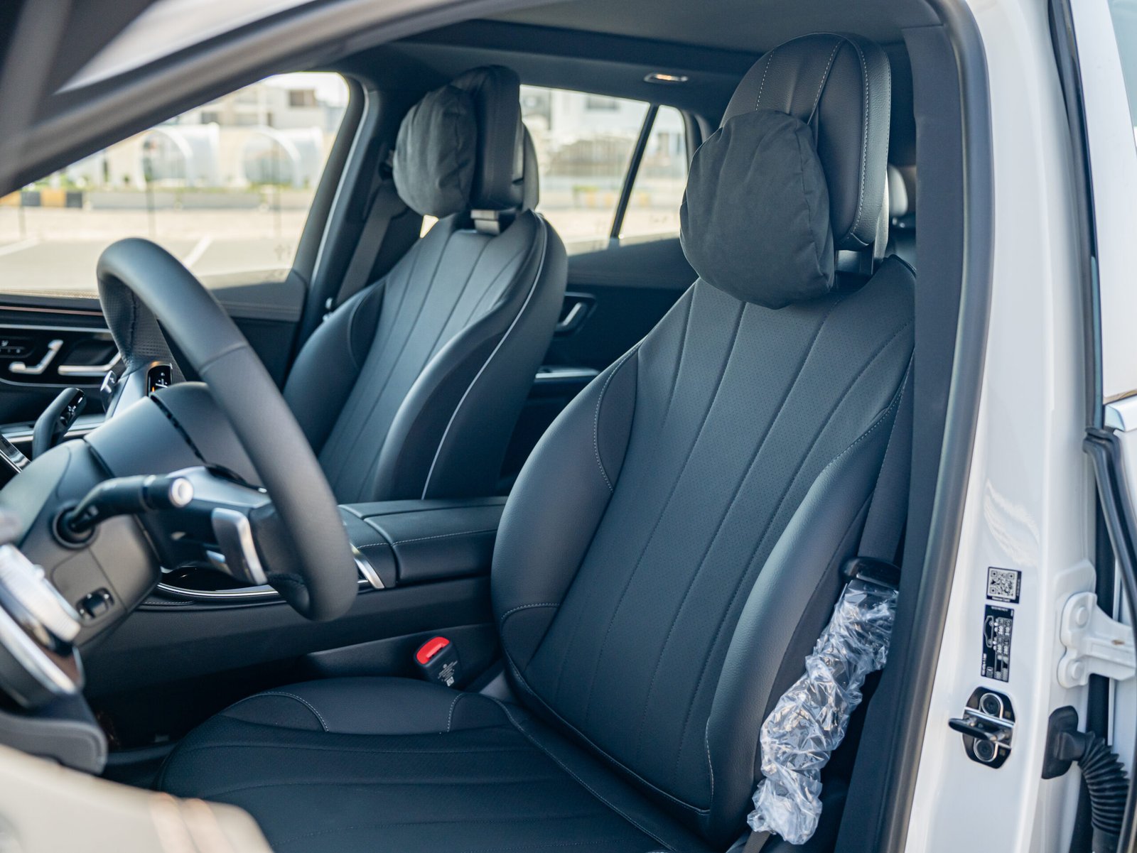 
								Mercedes-Benz EQE 500 4MATIC full									