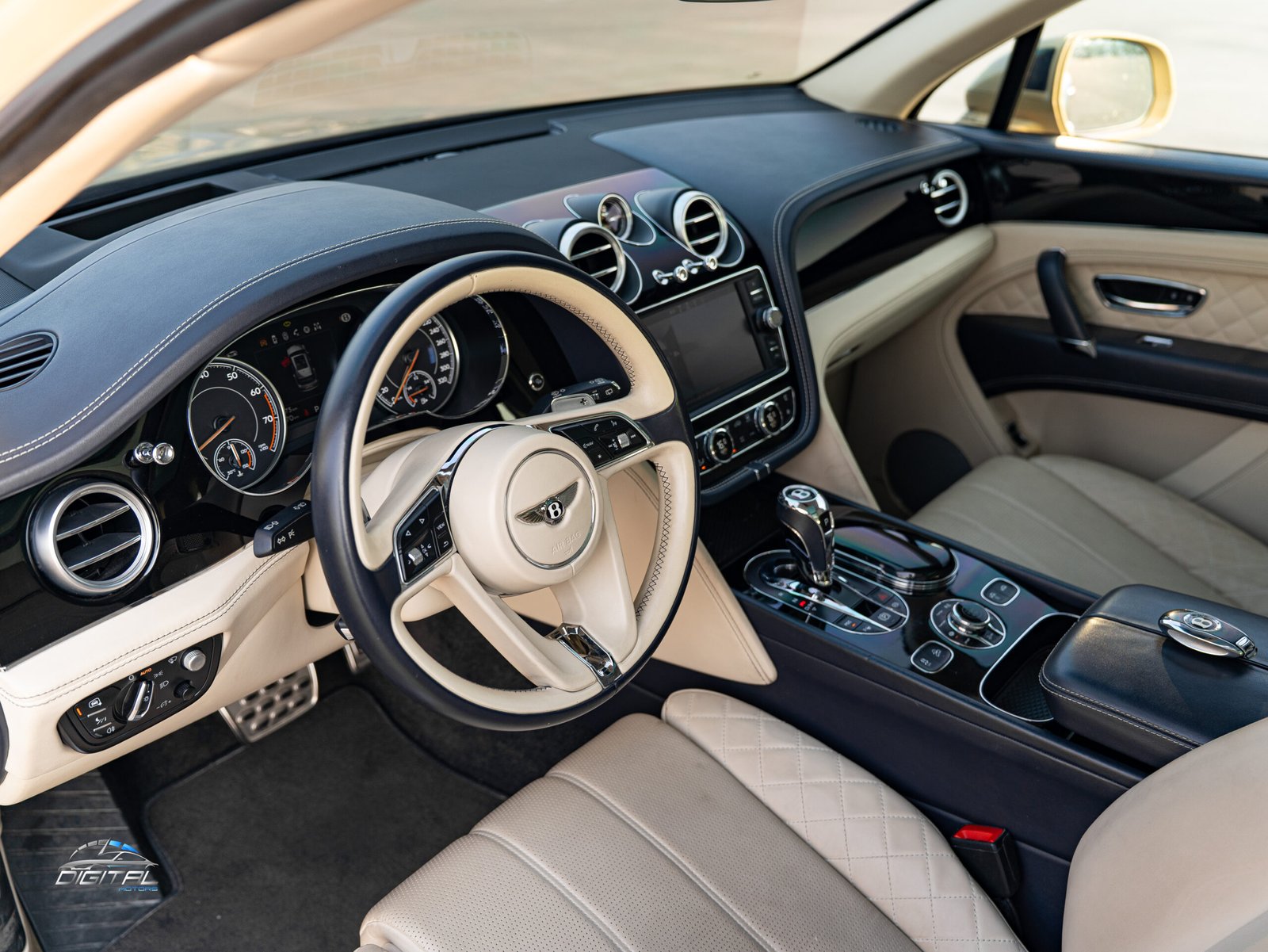 
								Bentley Bentayga full									